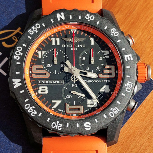 Breitling Avenger Carbon Chronograph Automatic 45mm 브라이틀링 어벤저 카본 크로노그래프 오토매틱 오렌지 45mm