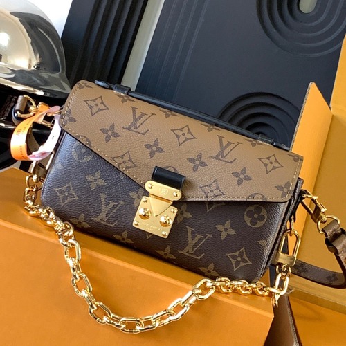Louis Vuitton Pochette Métis East West Monogram Canvas M46279 루이비통 포쉐트 메티스 이스트 웨스트 모노그램 숄더백 투톤 21cm