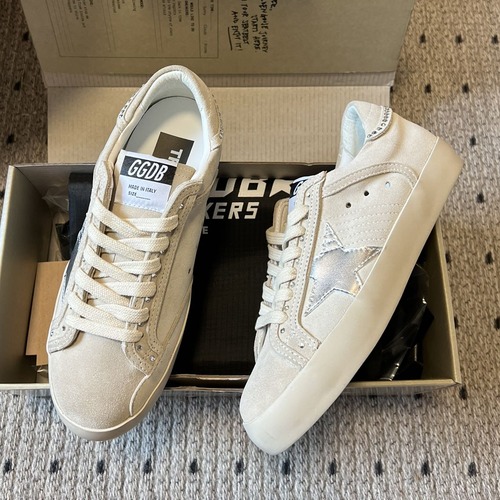 Golden Goose Superstar Suede Leather Low-Top Sneakers GWF00102.F002180 골든구스 슈퍼스타 스웨이드 레더 로우탑 스니커즈 베이지