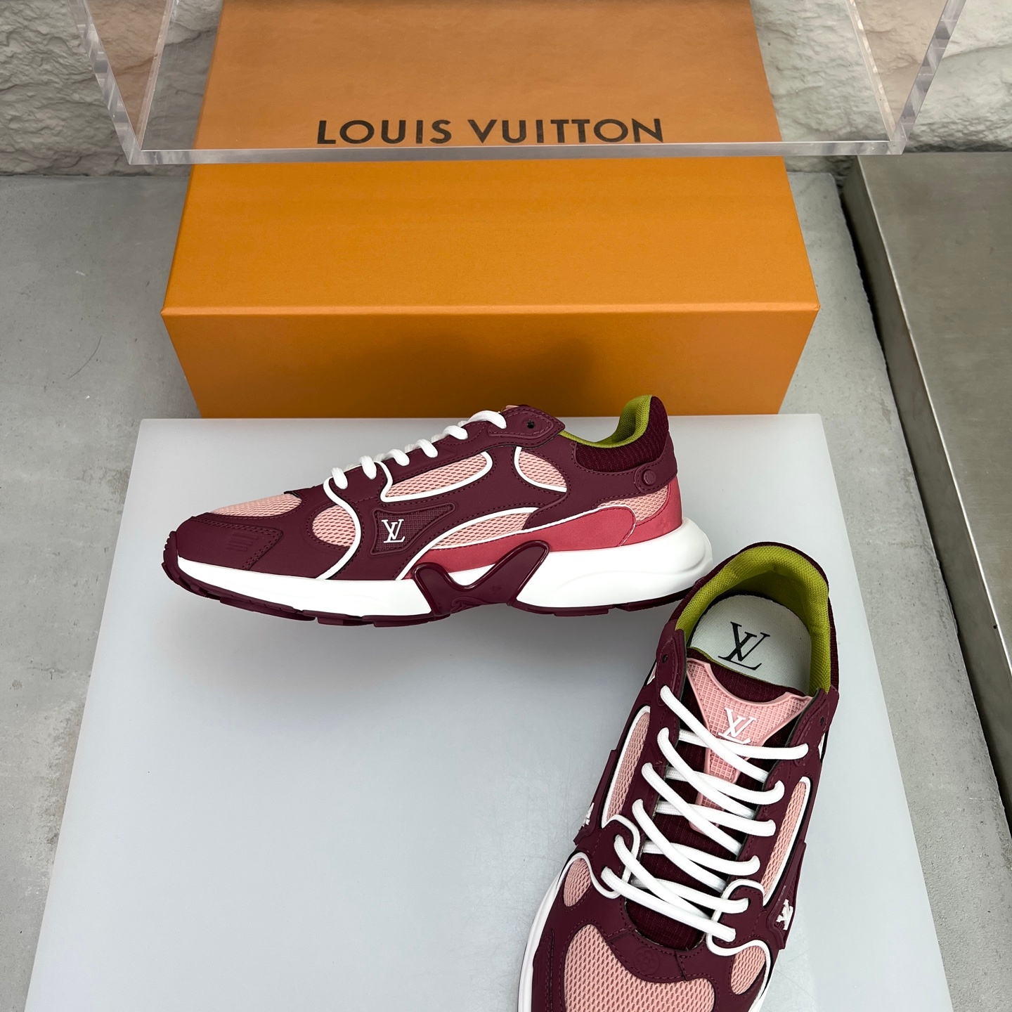 Louis Vuitton Olympia Round Toe Lace-up Low-top Sneakers 루이비통 올림피아 라운드 토 레이스업 로우탑 스니커즈 -9 5