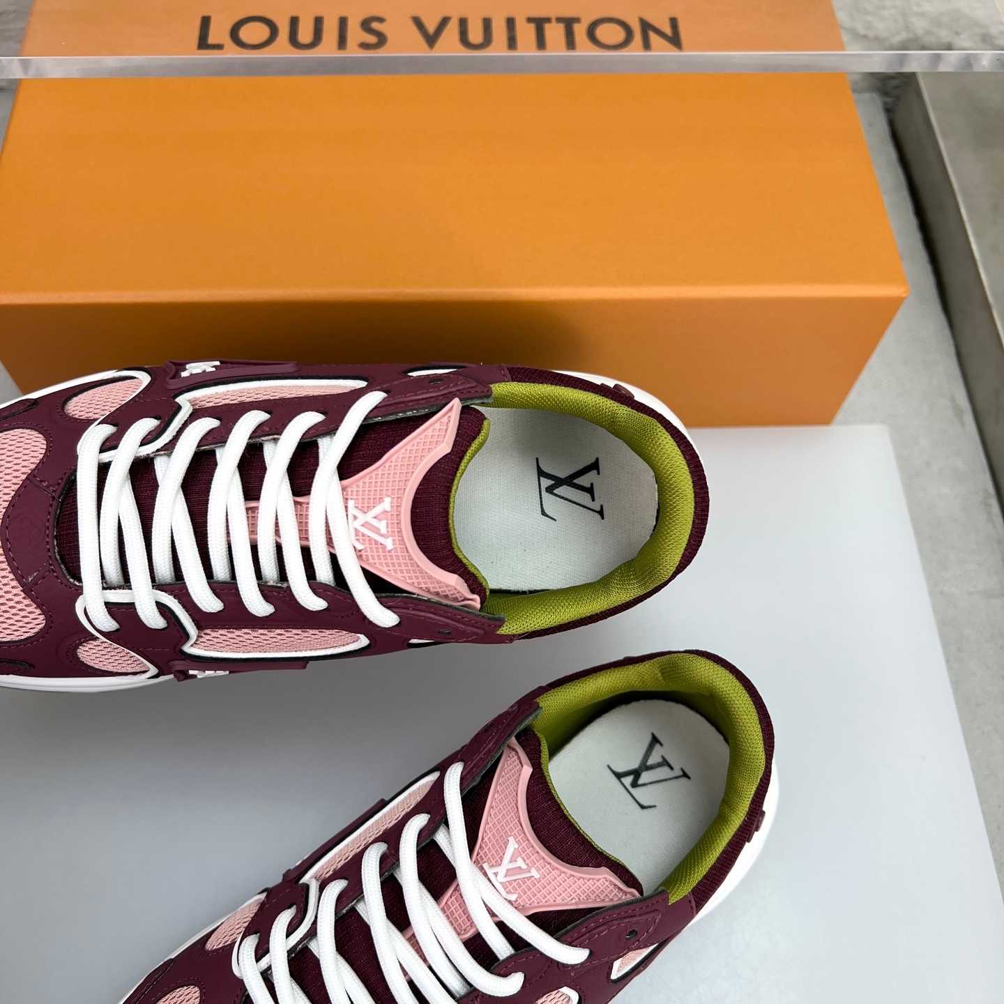 Louis Vuitton Olympia Round Toe Lace-up Low-top Sneakers 루이비통 올림피아 라운드 토 레이스업 로우탑 스니커즈 -9 7
