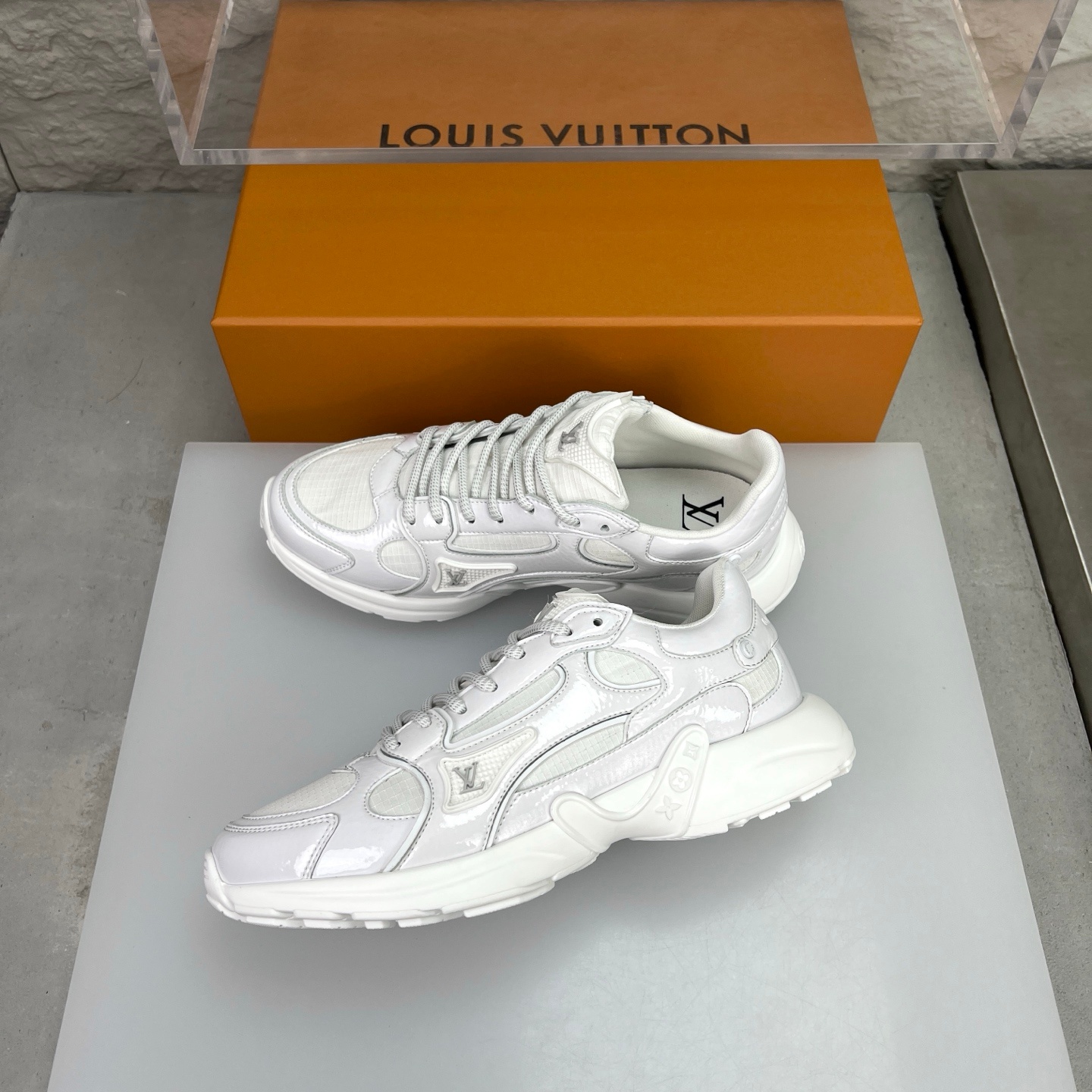 Louis Vuitton Olympia Round Toe Lace-up Low-top Sneakers 루이비통 올림피아 라운드 토 레이스업 로우탑 스니커즈 -9 4