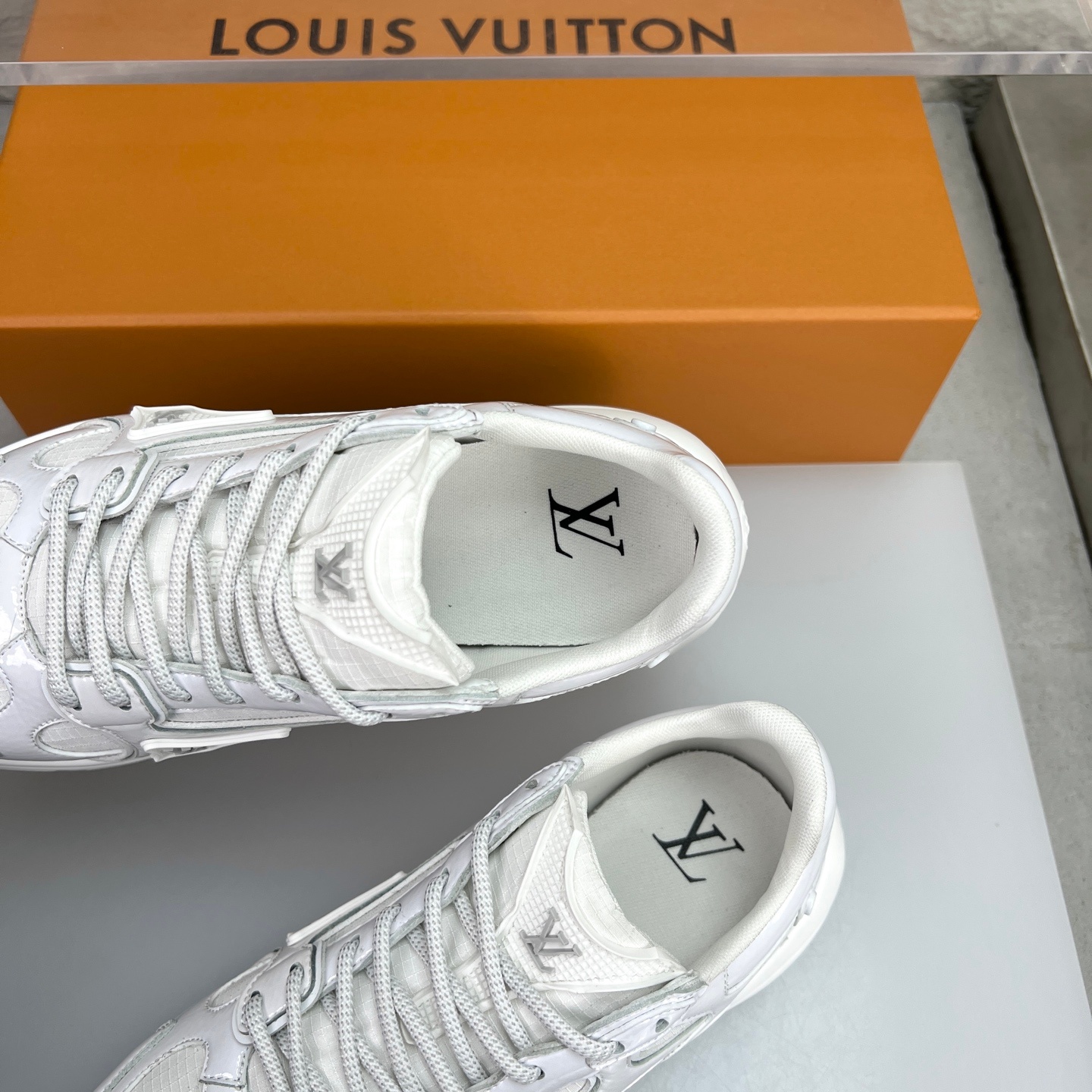 Louis Vuitton Olympia Round Toe Lace-up Low-top Sneakers 루이비통 올림피아 라운드 토 레이스업 로우탑 스니커즈 -9 7