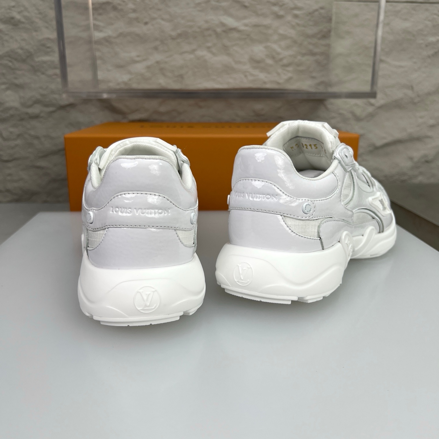 Louis Vuitton Olympia Round Toe Lace-up Low-top Sneakers 루이비통 올림피아 라운드 토 레이스업 로우탑 스니커즈 -9 8