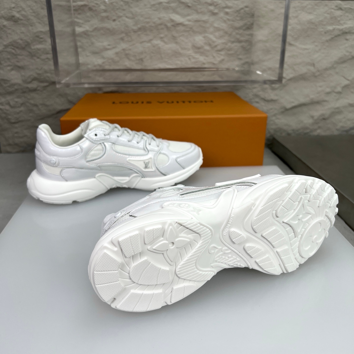 Louis Vuitton Olympia Round Toe Lace-up Low-top Sneakers 루이비통 올림피아 라운드 토 레이스업 로우탑 스니커즈 -9 9