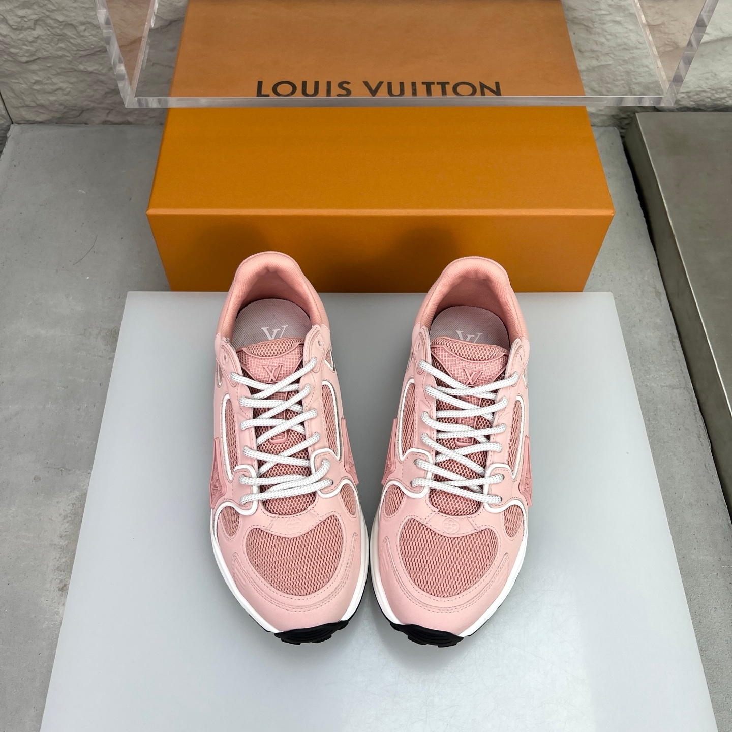 Louis Vuitton Olympia Round Toe Lace-up Low-top Sneakers 루이비통 올림피아 라운드 토 레이스업 로우탑 스니커즈 -9 3