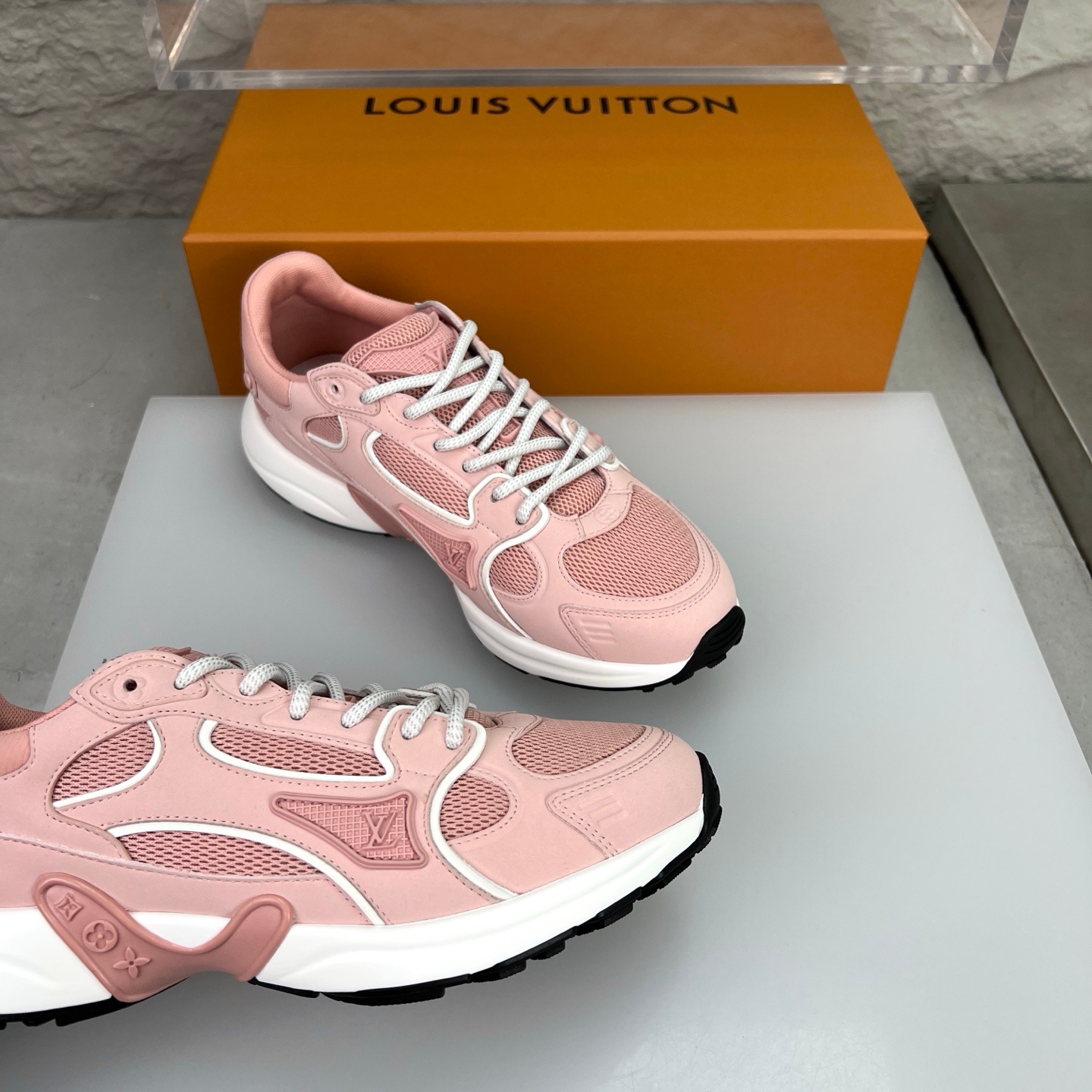 Louis Vuitton Olympia Round Toe Lace-up Low-top Sneakers 루이비통 올림피아 라운드 토 레이스업 로우탑 스니커즈 -9 6