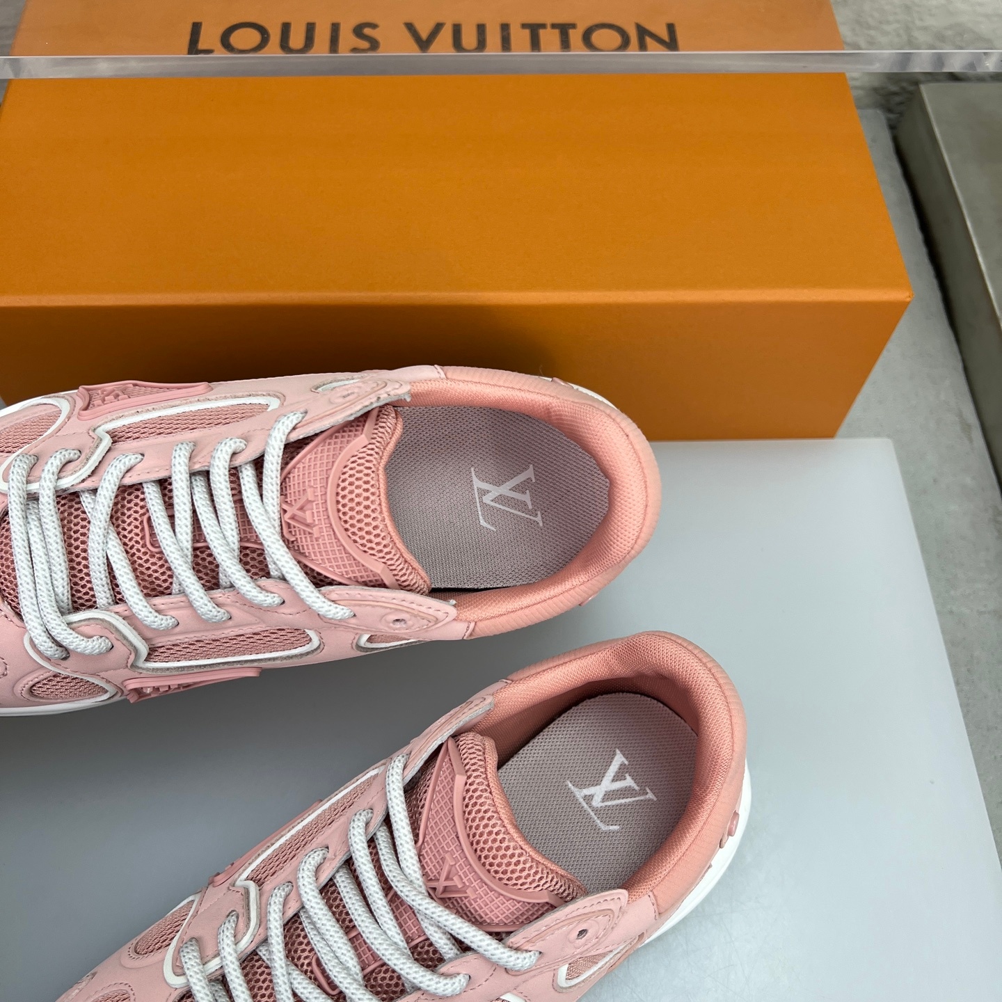 Louis Vuitton Olympia Round Toe Lace-up Low-top Sneakers 루이비통 올림피아 라운드 토 레이스업 로우탑 스니커즈 -9 7