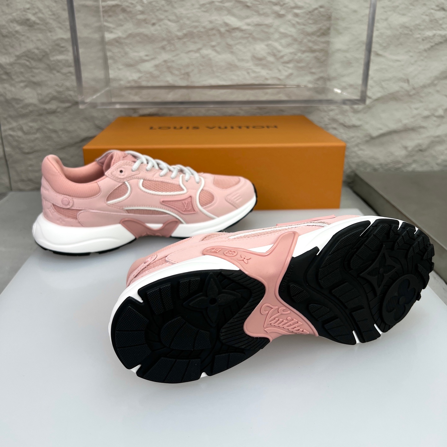 Louis Vuitton Olympia Round Toe Lace-up Low-top Sneakers 루이비통 올림피아 라운드 토 레이스업 로우탑 스니커즈 -9 9