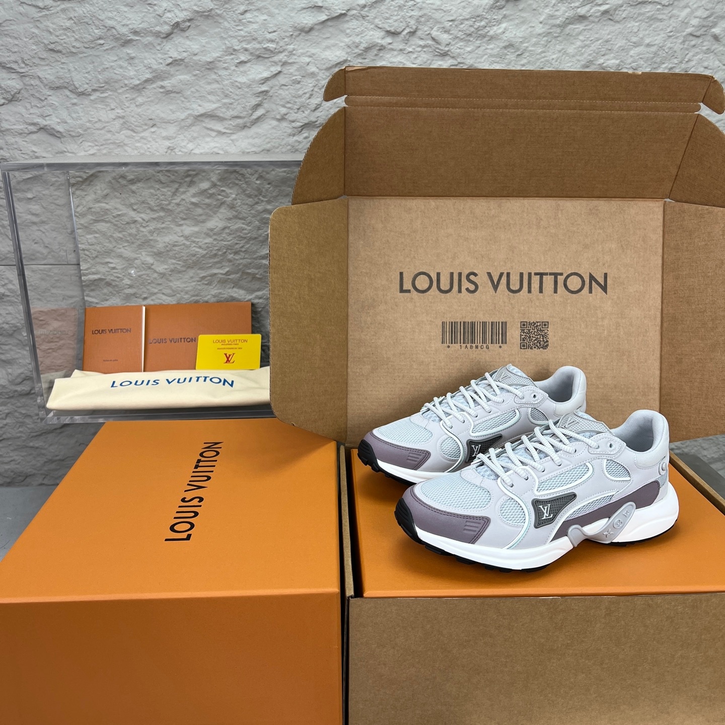 Louis Vuitton Olympia Round Toe Lace-up Low-top Sneakers 루이비통 올림피아 라운드 토 레이스업 로우탑 스니커즈 -9 2