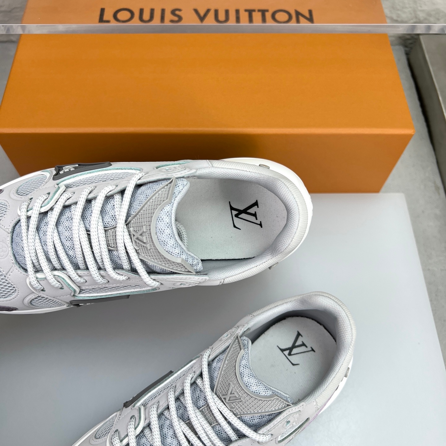 Louis Vuitton Olympia Round Toe Lace-up Low-top Sneakers 루이비통 올림피아 라운드 토 레이스업 로우탑 스니커즈 -9 7