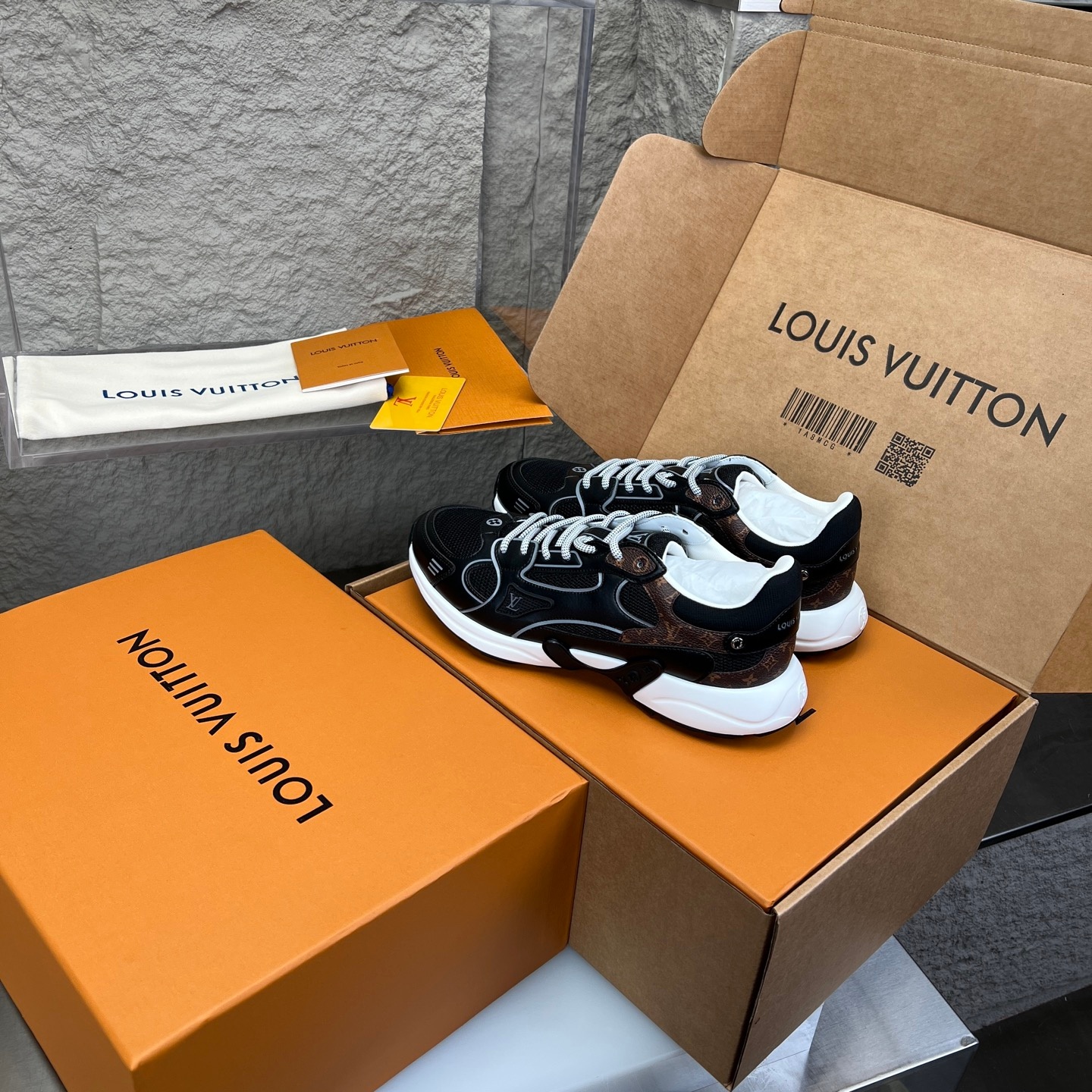 Louis Vuitton Olympia Round Toe Lace-up Low-top Sneakers 루이비통 올림피아 라운드 토 레이스업 로우탑 스니커즈 -9 2