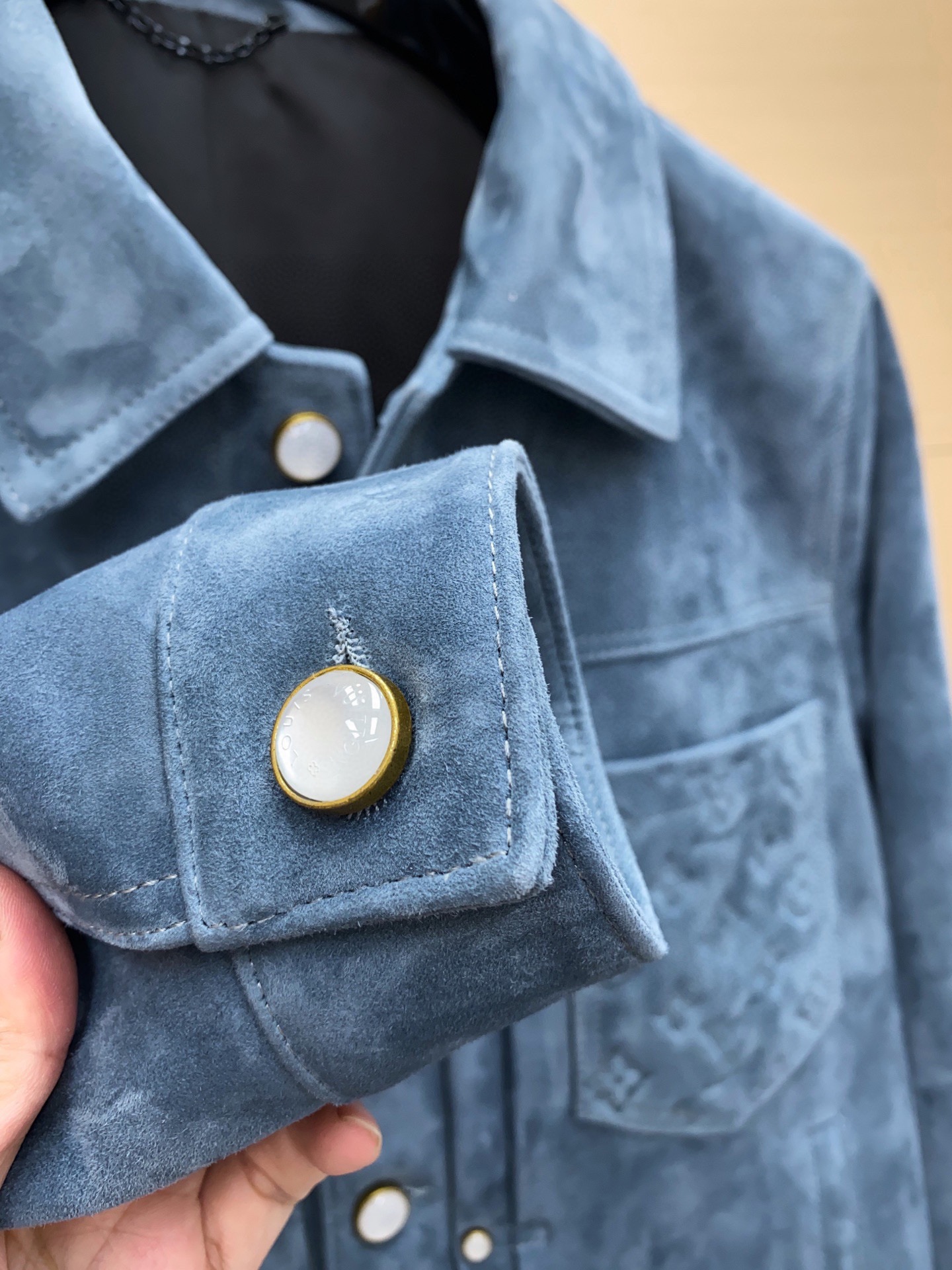 Louis Vuitton Type II Monogram Embossed Suede Calfskin Jacket 루이비통 타입 투 모노그램 엠보싱 스웨이드 카프스킨 재킷 9