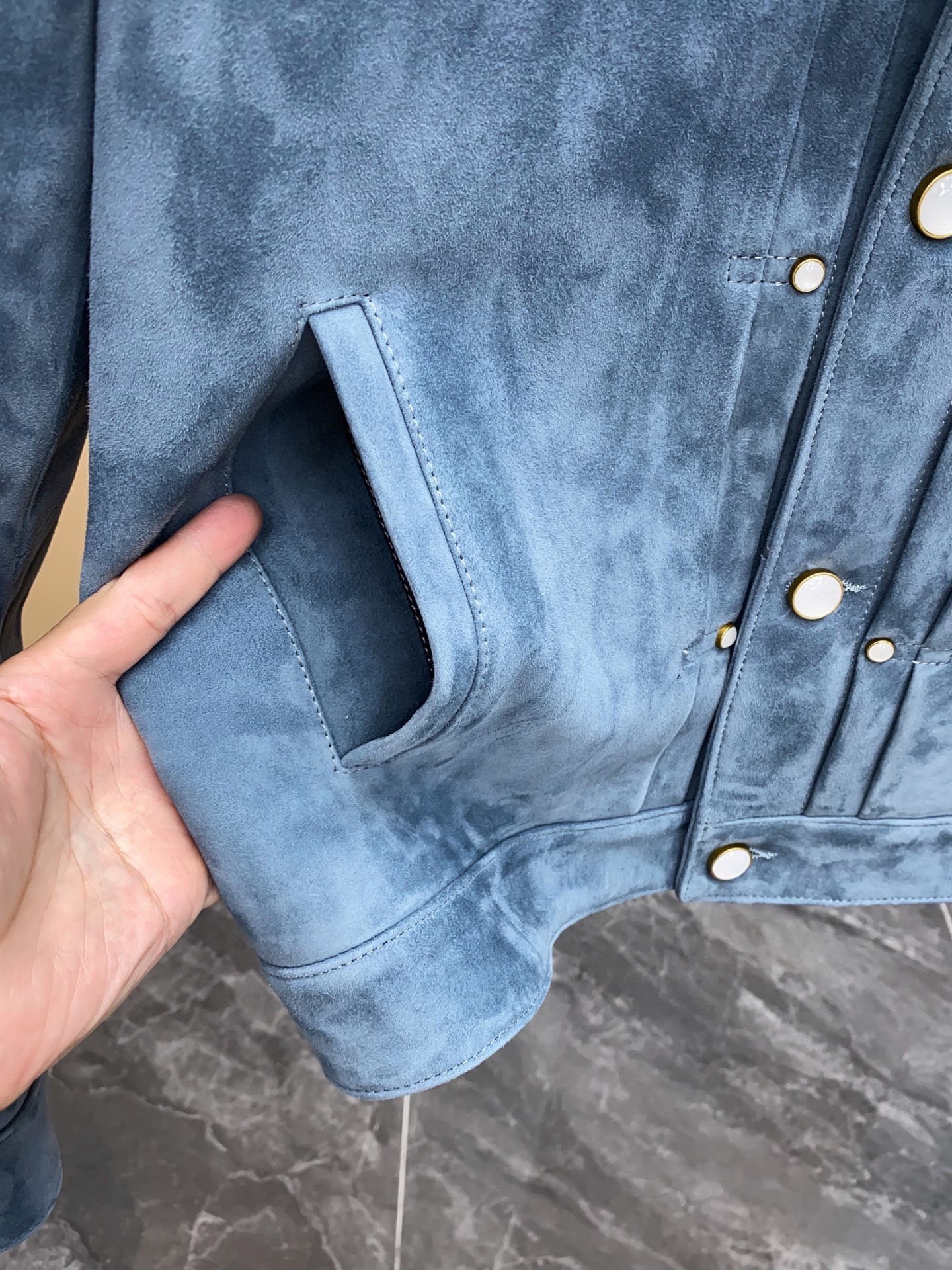 Louis Vuitton Type II Monogram Embossed Suede Calfskin Jacket 루이비통 타입 투 모노그램 엠보싱 스웨이드 카프스킨 재킷 12