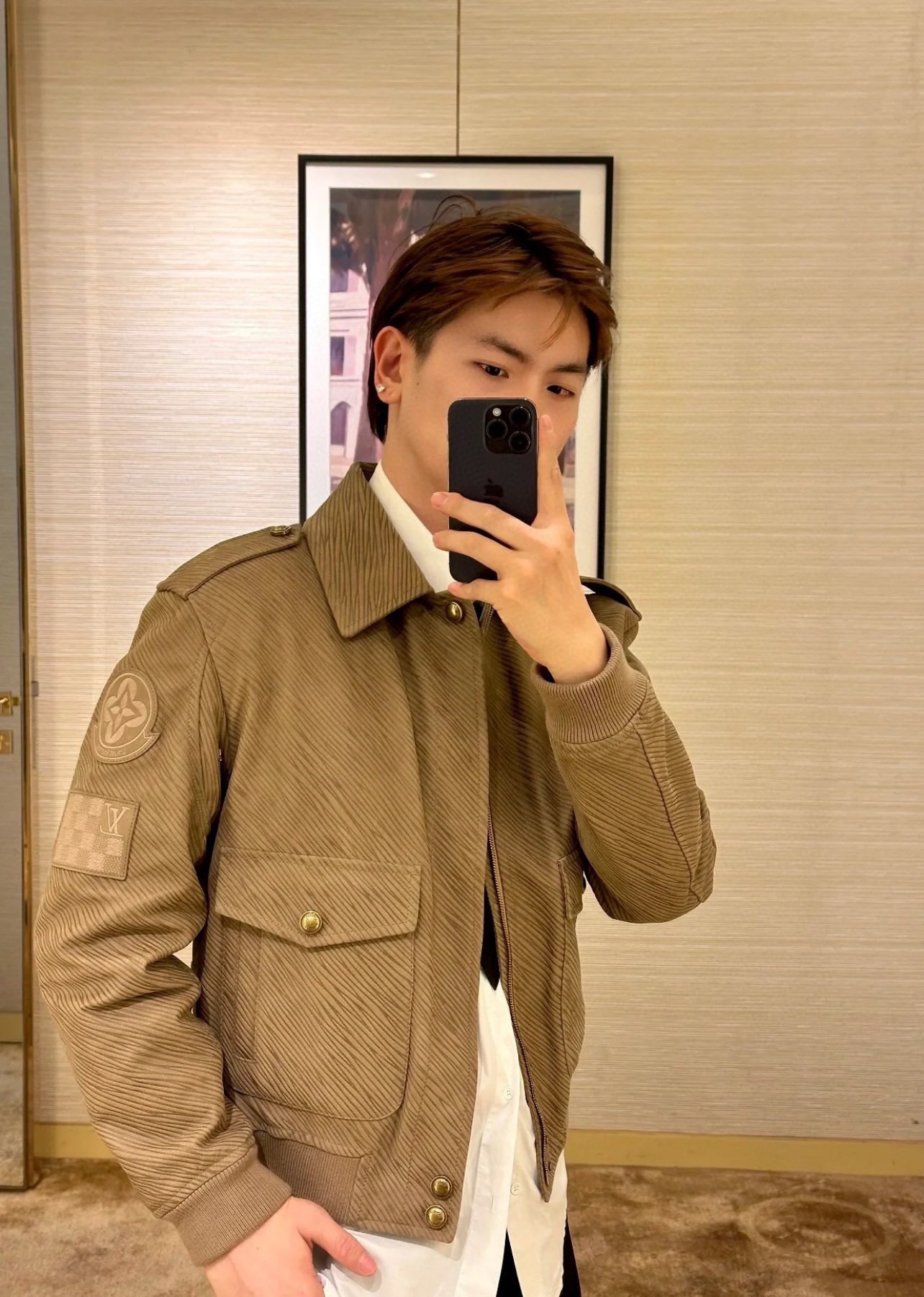 Louis Vuitton XL Epi Monogram Calfskin Leather Flight Bomber Jacket 루이비통 XL 에피 모노그램 송아지 가죽 플라이트 봄버 재킷 2