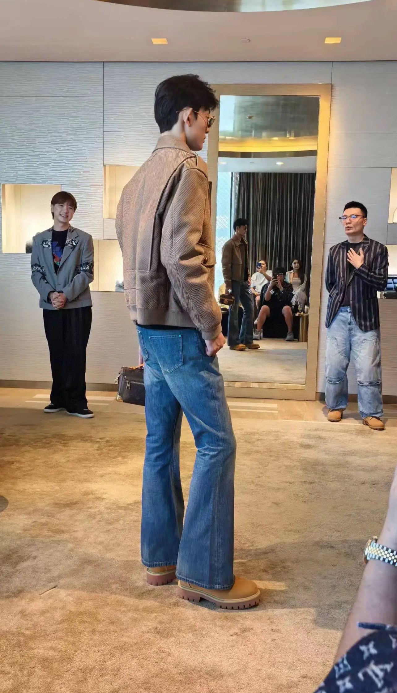 Louis Vuitton XL Epi Monogram Calfskin Leather Flight Bomber Jacket 루이비통 XL 에피 모노그램 송아지 가죽 플라이트 봄버 재킷 6