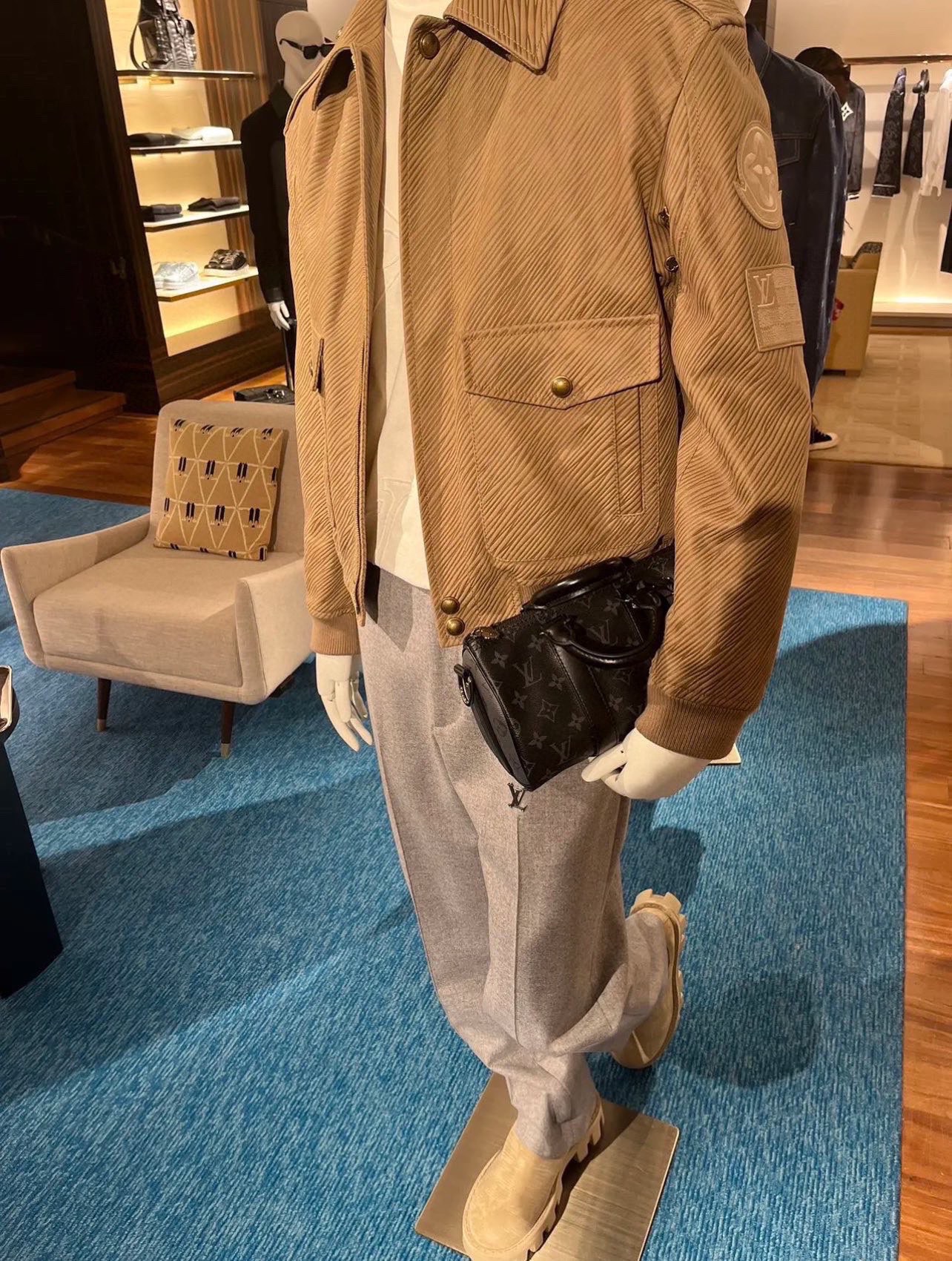 Louis Vuitton XL Epi Monogram Calfskin Leather Flight Bomber Jacket 루이비통 XL 에피 모노그램 송아지 가죽 플라이트 봄버 재킷 7