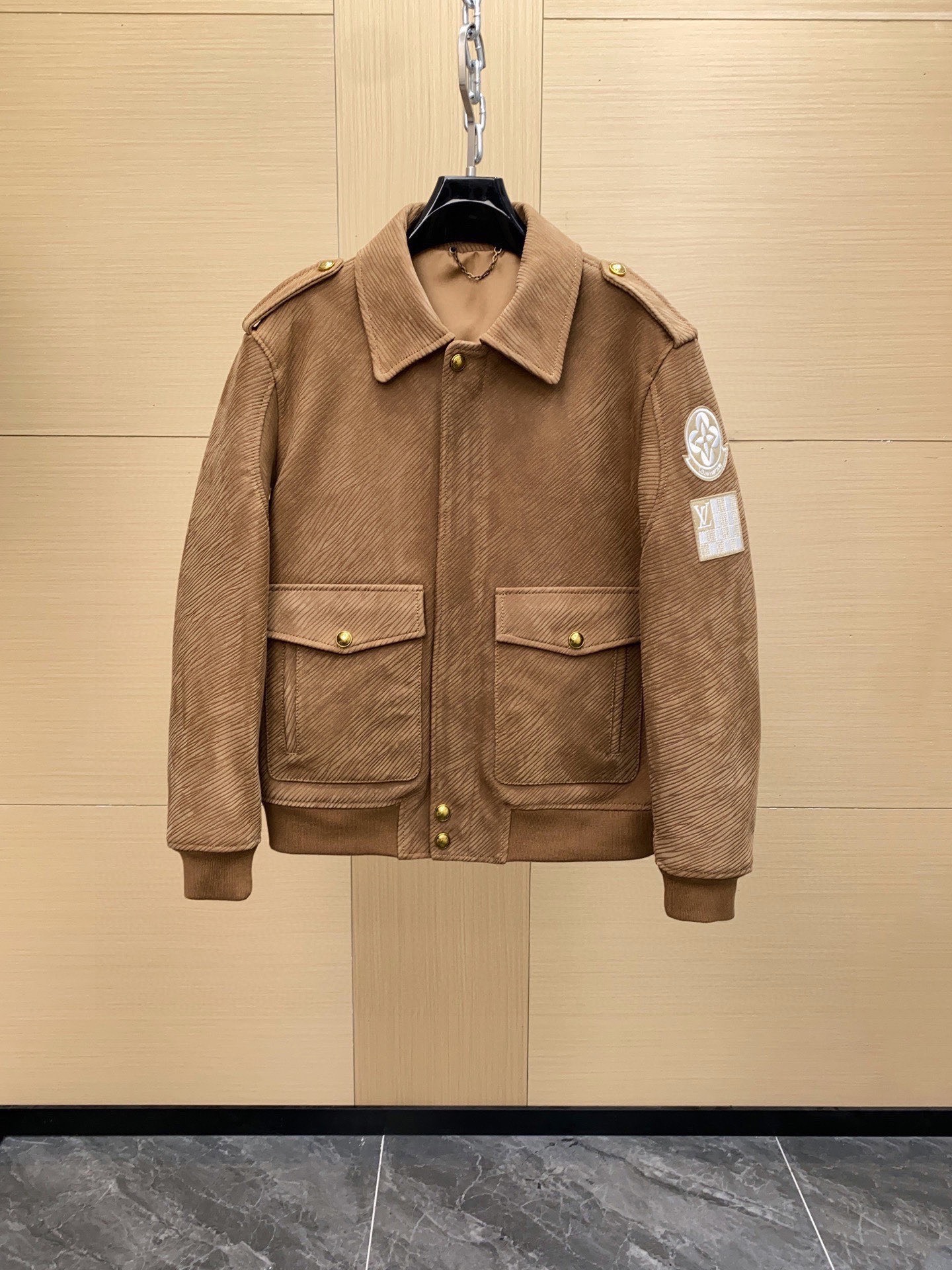 Louis Vuitton XL Epi Monogram Calfskin Leather Flight Bomber Jacket 루이비통 XL 에피 모노그램 송아지 가죽 플라이트 봄버 재킷 10