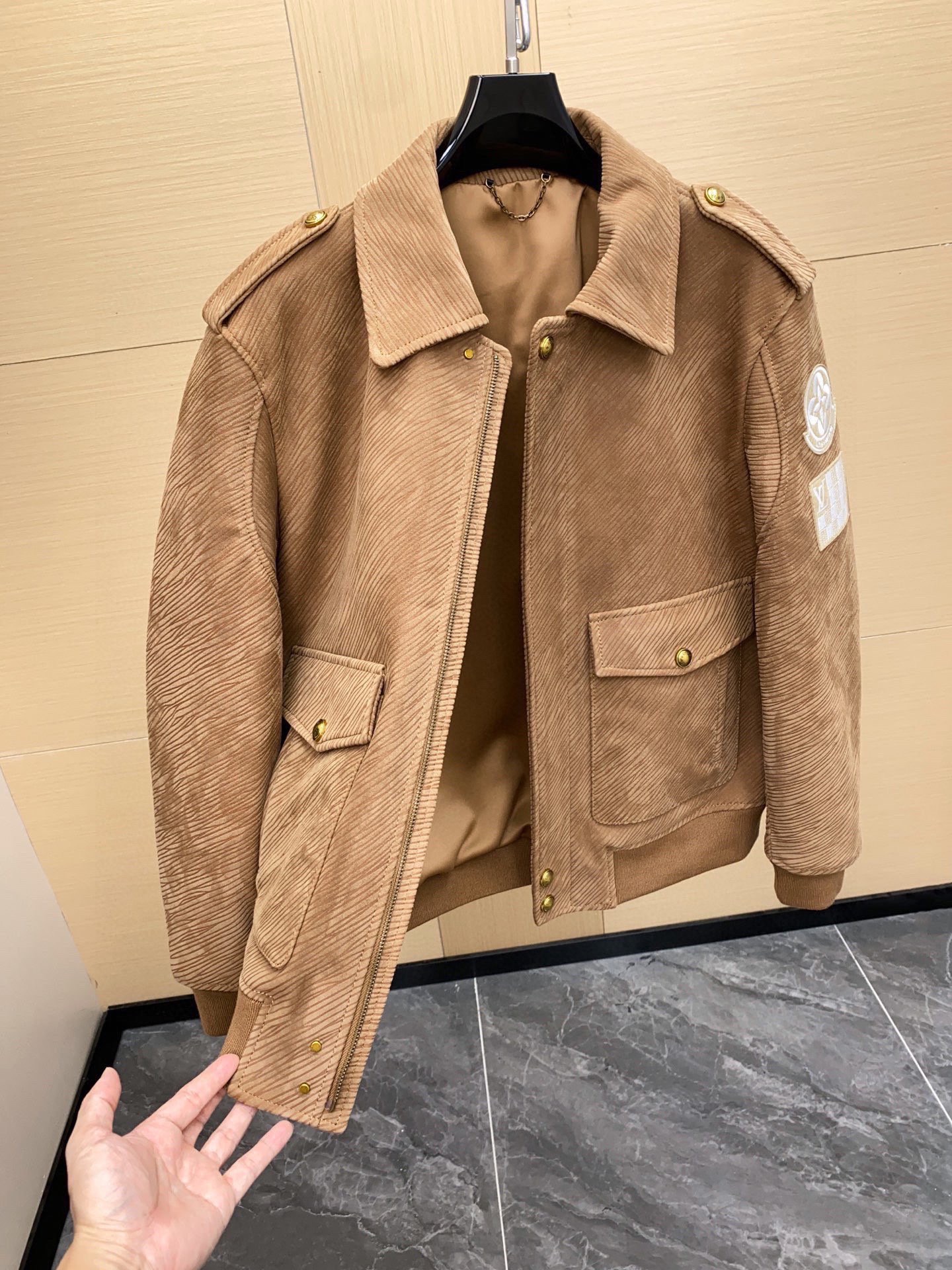 Louis Vuitton XL Epi Monogram Calfskin Leather Flight Bomber Jacket 루이비통 XL 에피 모노그램 송아지 가죽 플라이트 봄버 재킷 12
