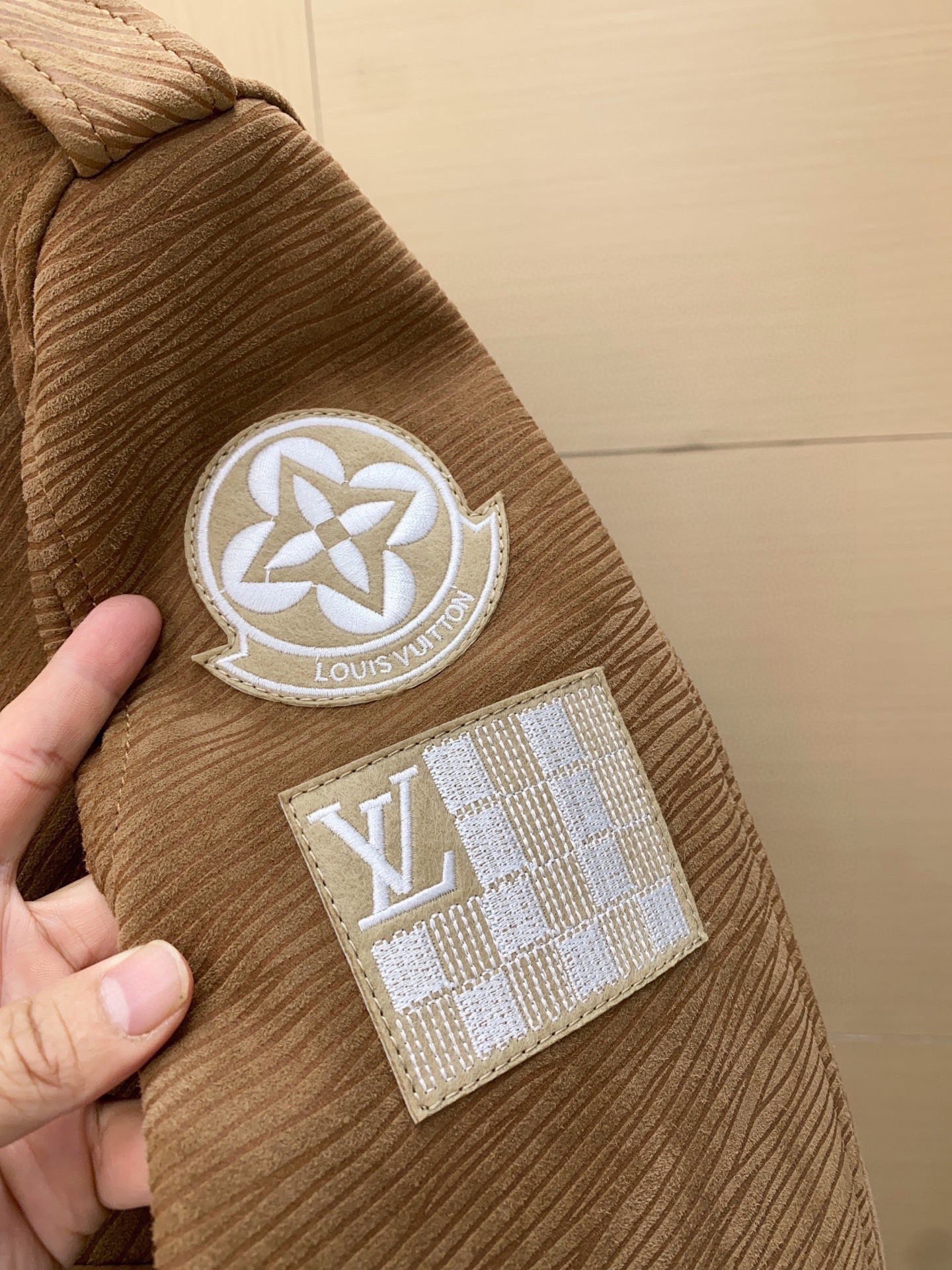 Louis Vuitton XL Epi Monogram Calfskin Leather Flight Bomber Jacket 루이비통 XL 에피 모노그램 송아지 가죽 플라이트 봄버 재킷 13