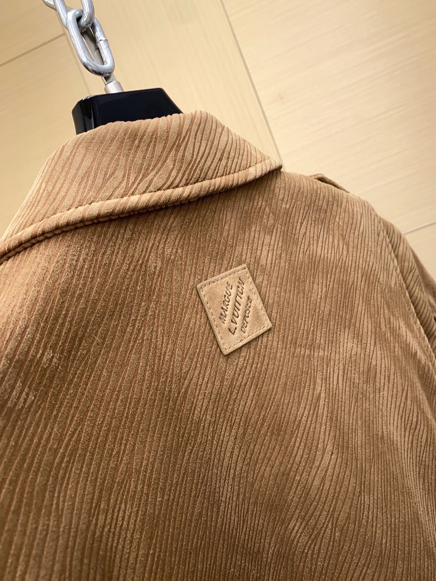 Louis Vuitton XL Epi Monogram Calfskin Leather Flight Bomber Jacket 루이비통 XL 에피 모노그램 송아지 가죽 플라이트 봄버 재킷 17