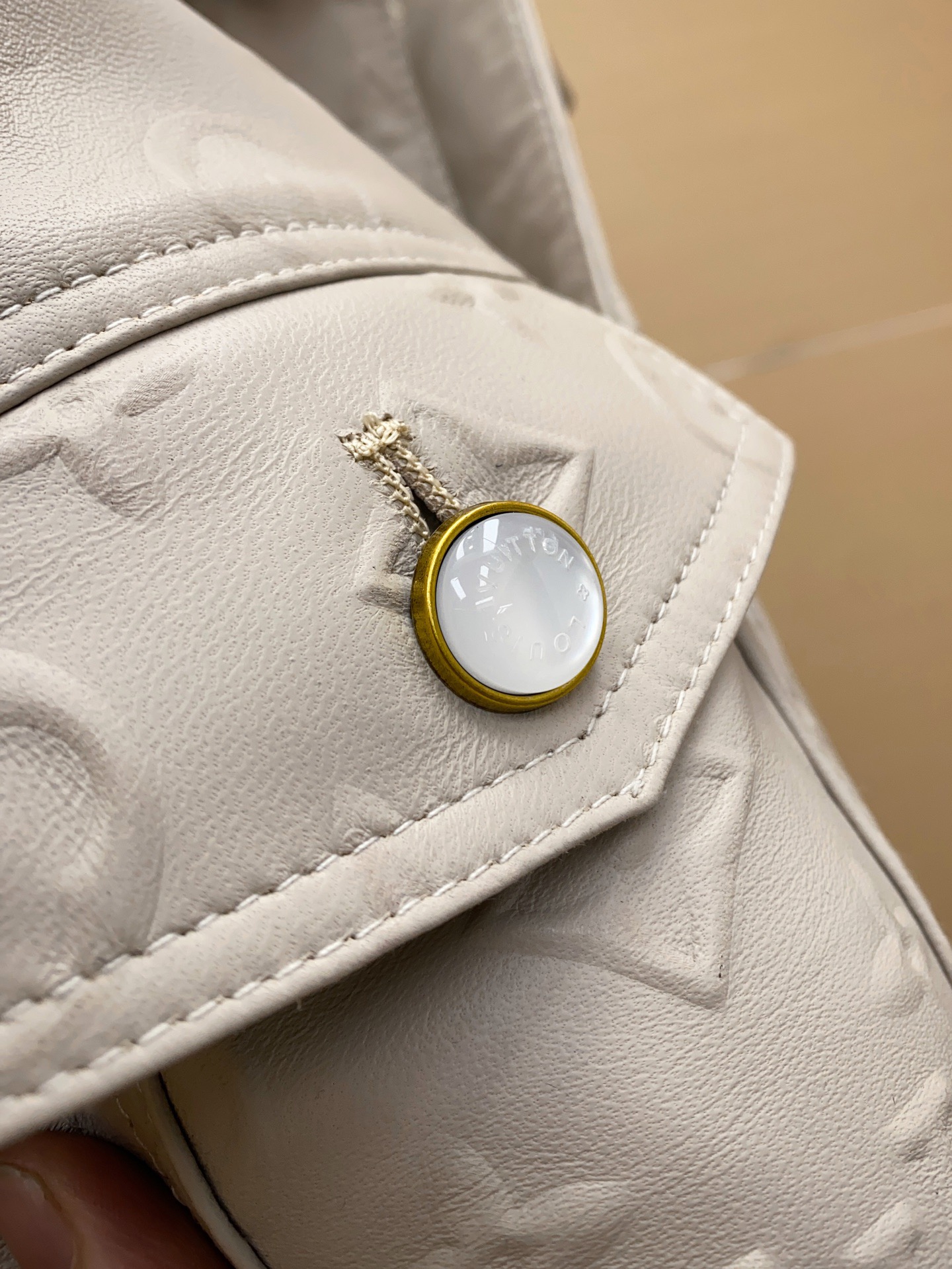 LV Monogram Embossed Leather Jacket 루이비통 모노그램 엠보싱 레더 재킷 13