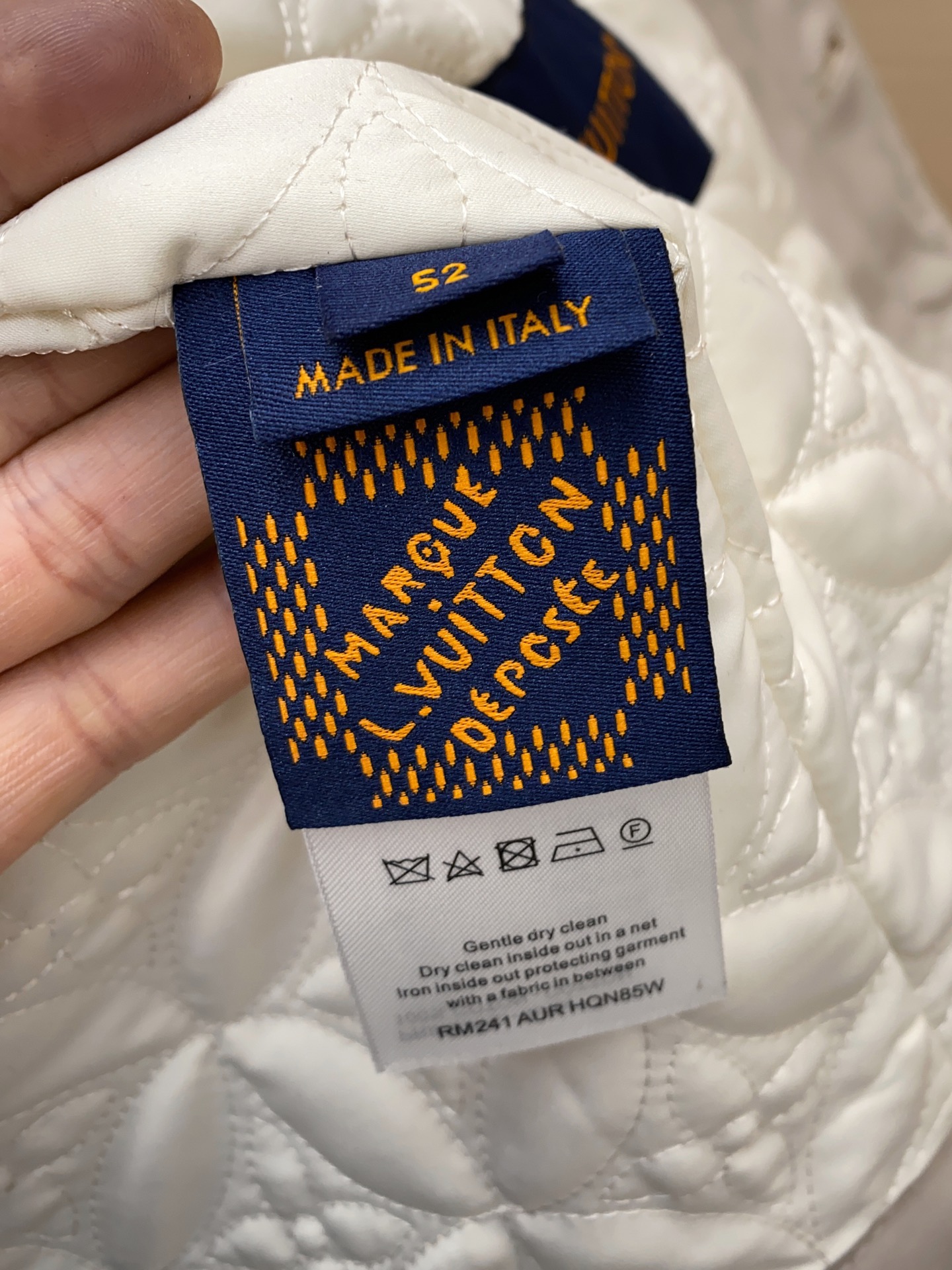 LV Monogram Embossed Leather Jacket 루이비통 모노그램 엠보싱 레더 재킷 15