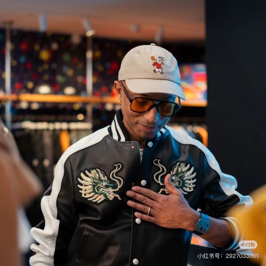 LV Pharrell Williams Leather Baseball Jacket Embroidered Crane Detail 루이비통 파렐 윌리엄스 레더 야구 재킷 크레인 자수 디테일 5
