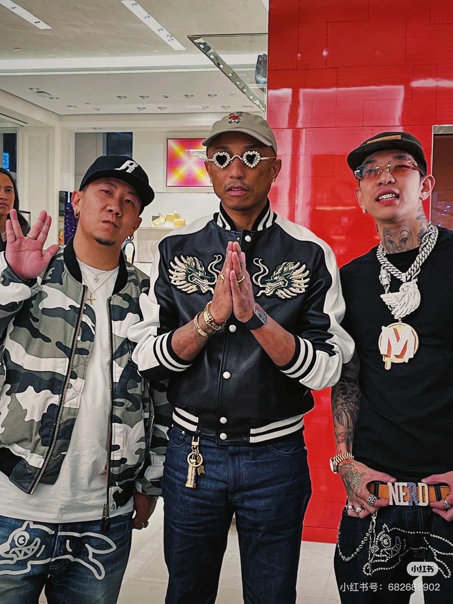 LV Pharrell Williams Leather Baseball Jacket Embroidered Crane Detail 루이비통 파렐 윌리엄스 레더 야구 재킷 크레인 자수 디테일 8