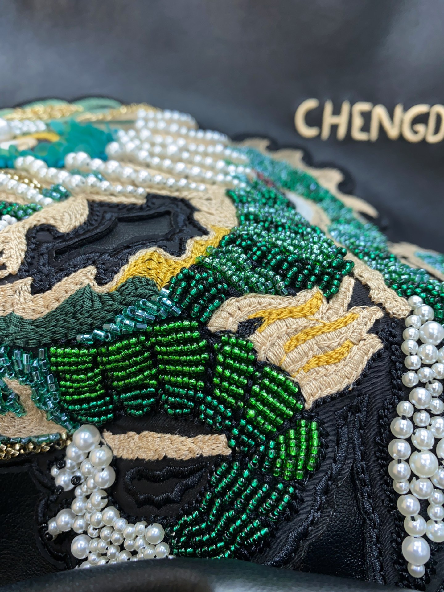 LV Pharrell Williams Leather Baseball Jacket Embroidered Crane Detail 루이비통 파렐 윌리엄스 레더 야구 재킷 크레인 자수 디테일 18