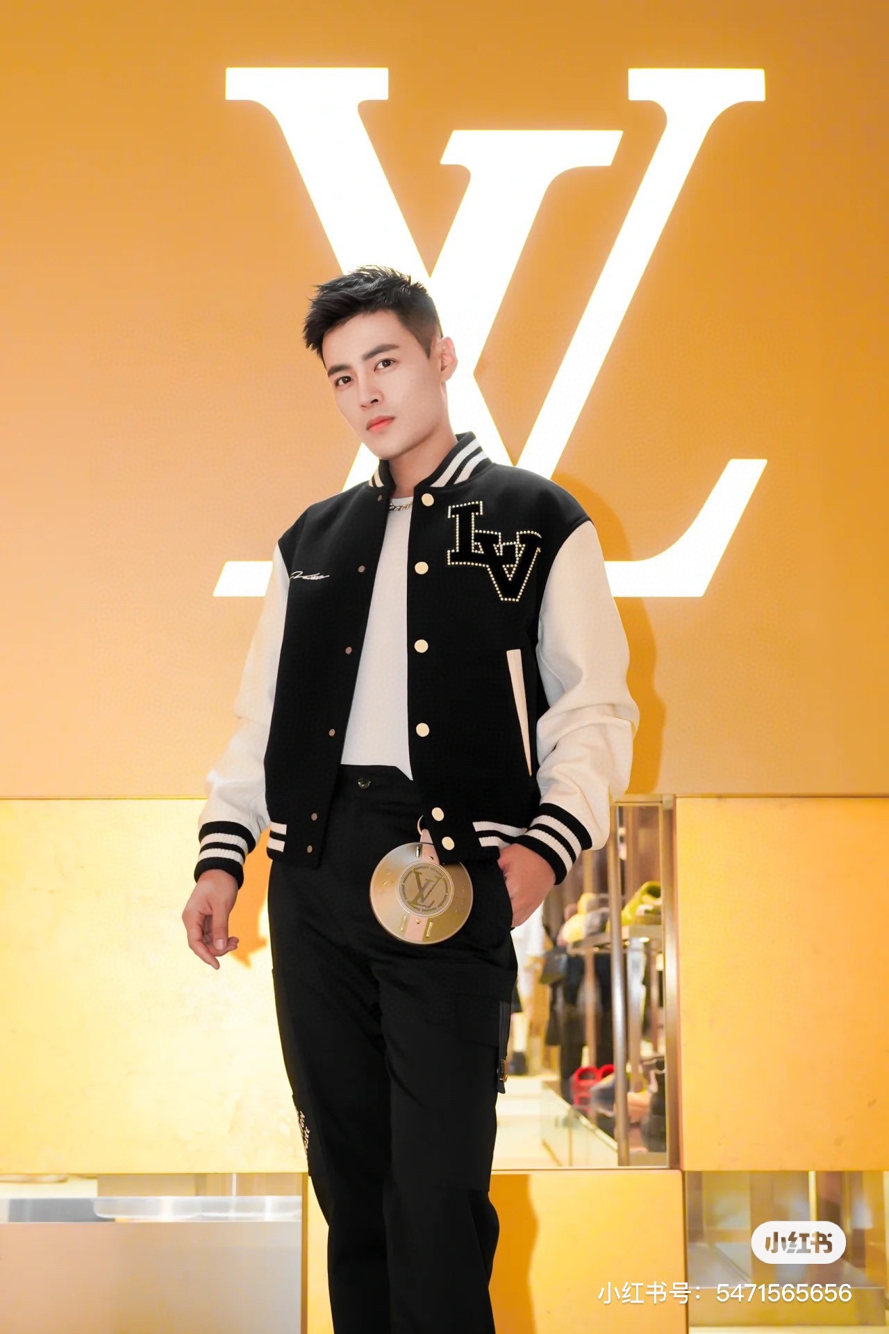 Louis Vuitton 루이비통 펄 자수 베이스볼 재킷 블랙 6