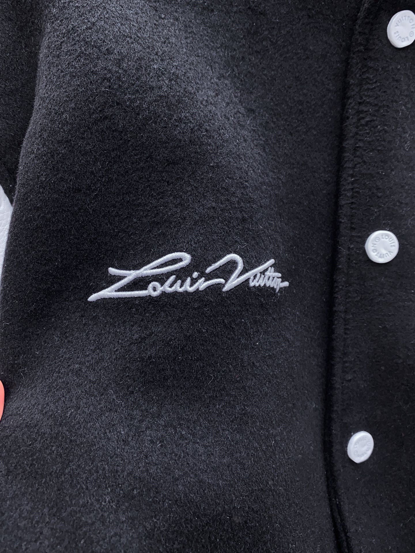 Louis Vuitton 루이비통 펄 자수 베이스볼 재킷 블랙 16