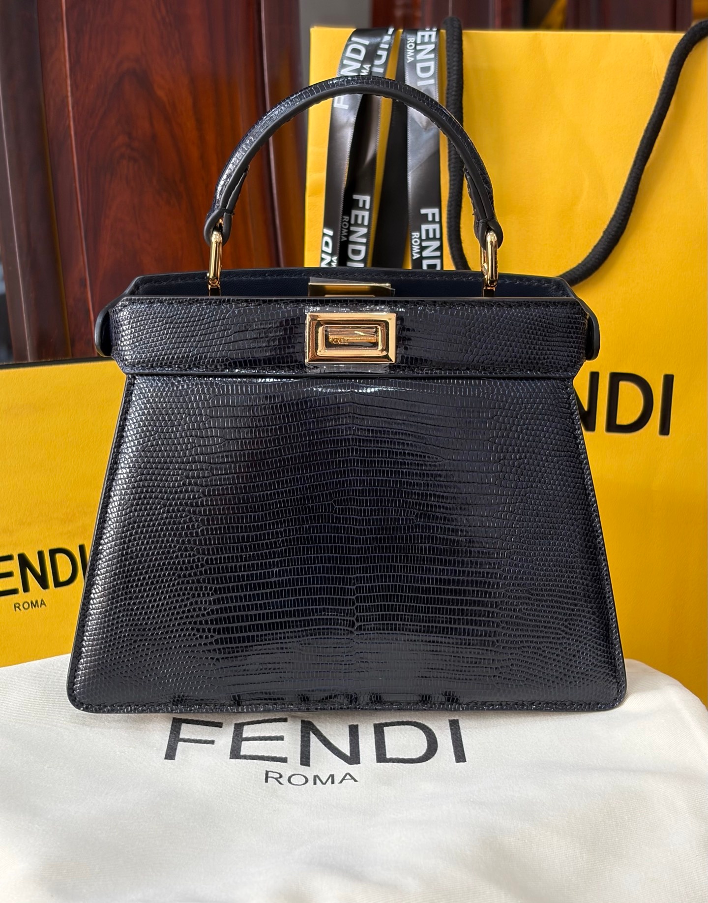 Fendi Peekaboo 335 Black Blue Lizard Leather Shoulder Bag 펜디 피카부 335 블랙 블루 리자드 레더 숄더백 20cm 3
