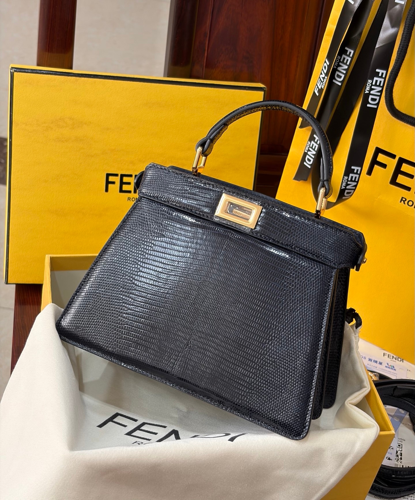 Fendi Peekaboo 335 Black Blue Lizard Leather Shoulder Bag 펜디 피카부 335 블랙 블루 리자드 레더 숄더백 20cm 5