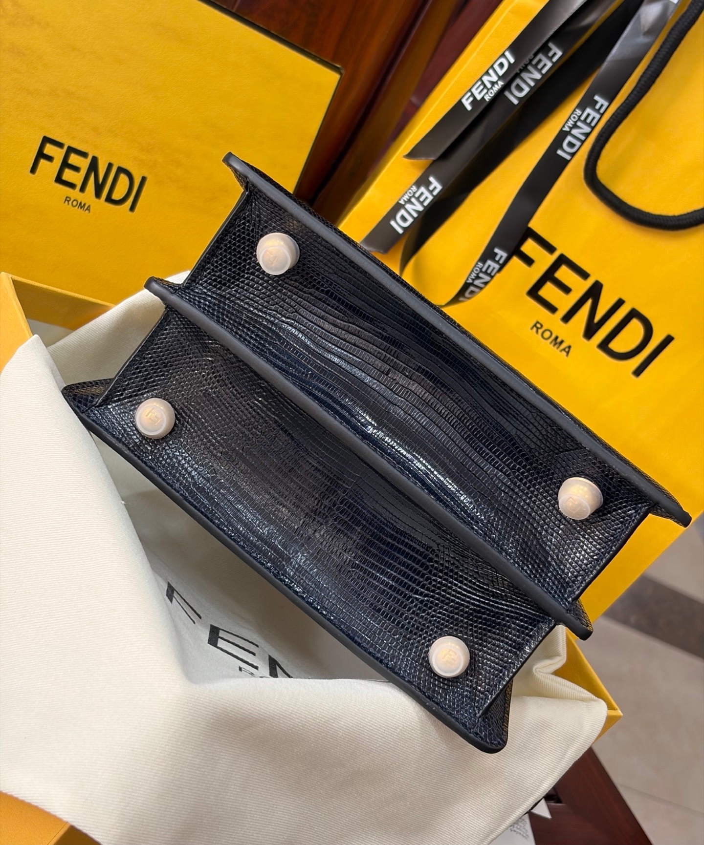 Fendi Peekaboo 335 Black Blue Lizard Leather Shoulder Bag 펜디 피카부 335 블랙 블루 리자드 레더 숄더백 20cm 9