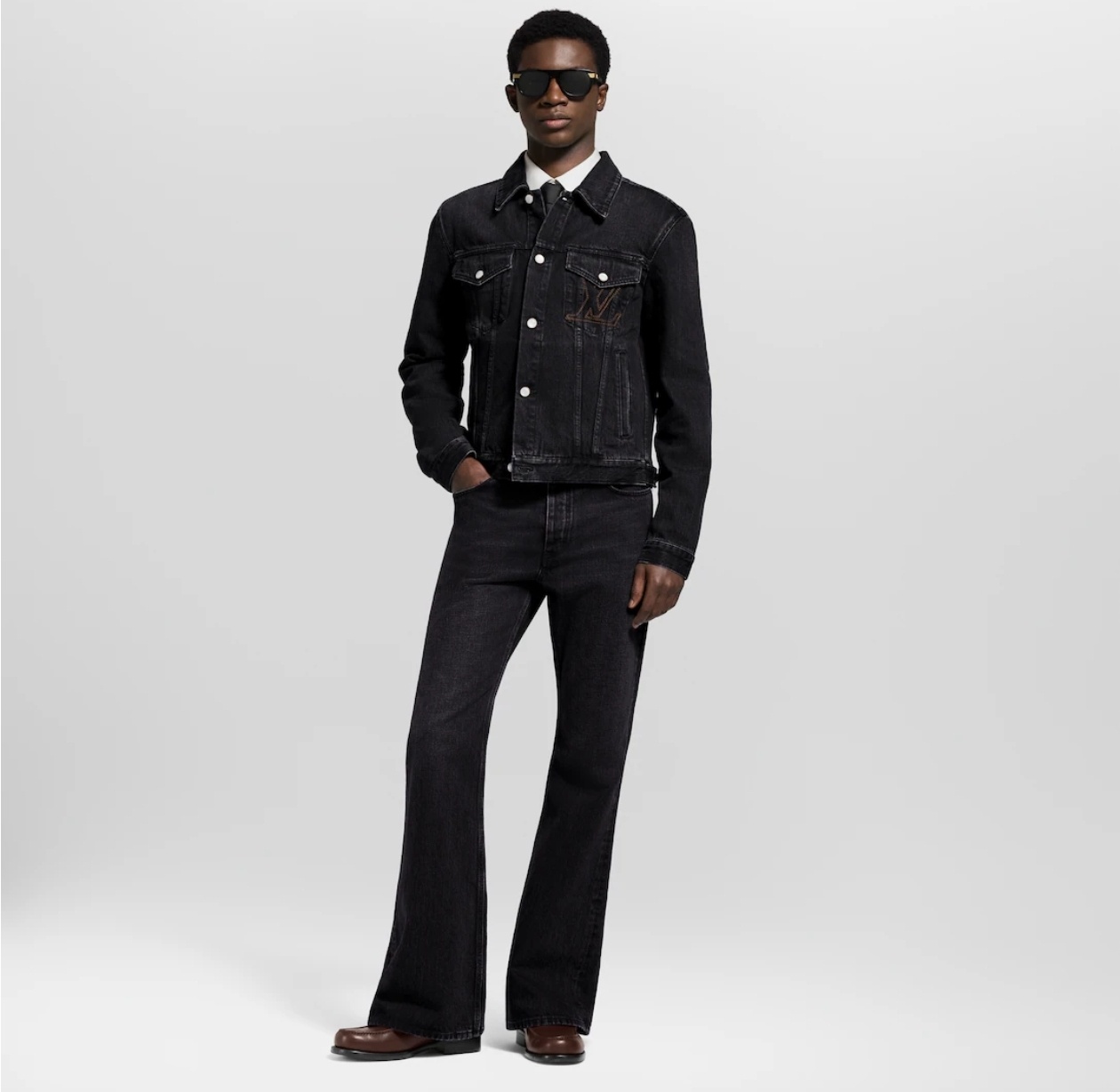 Louis Vuitton LV Embroidered Damier Logo Japanese Denim Trucker Jacket Indigo Blue 루이비통 LV 자수 다미에 로고 재패니즈 데님 트러커 자켓 인디고 블루 1