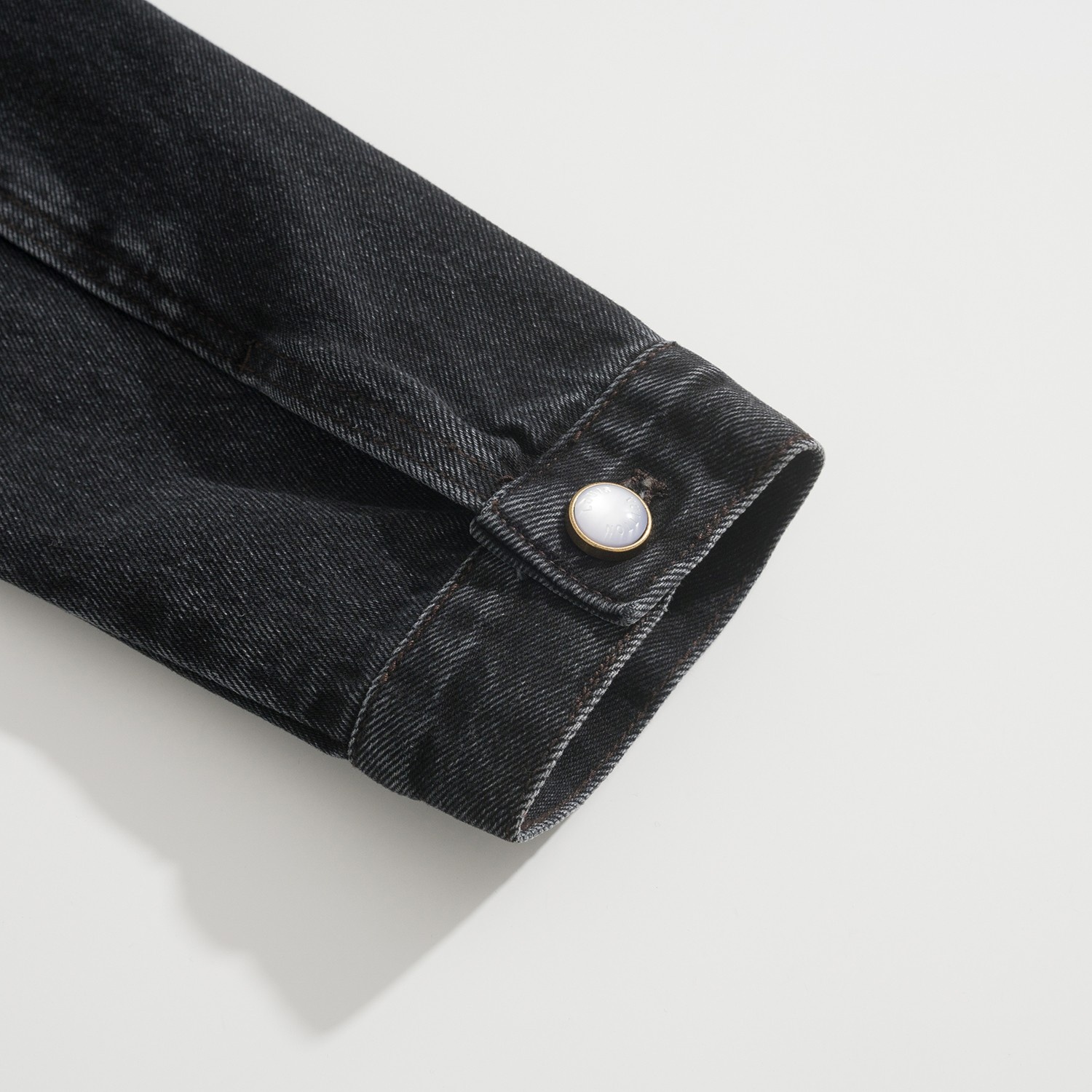 Louis Vuitton LV Embroidered Damier Logo Japanese Denim Trucker Jacket Indigo Blue 루이비통 LV 자수 다미에 로고 재패니즈 데님 트러커 자켓 인디고 블루 12