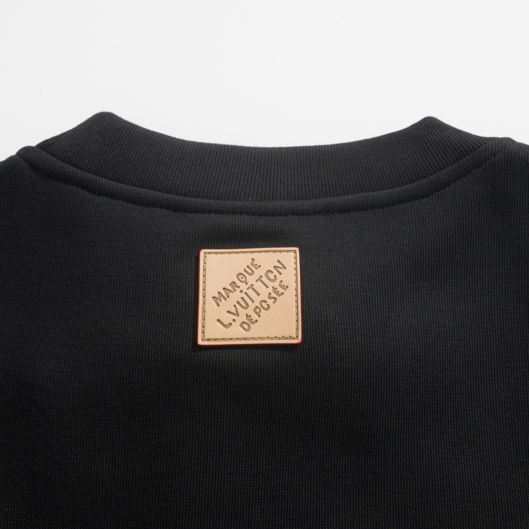 Louis Vuitton LV Badge Embroidered Knit Shirt Colorful 루이비통 LV 배지 자수 니트 셔츠 컬러풀 11