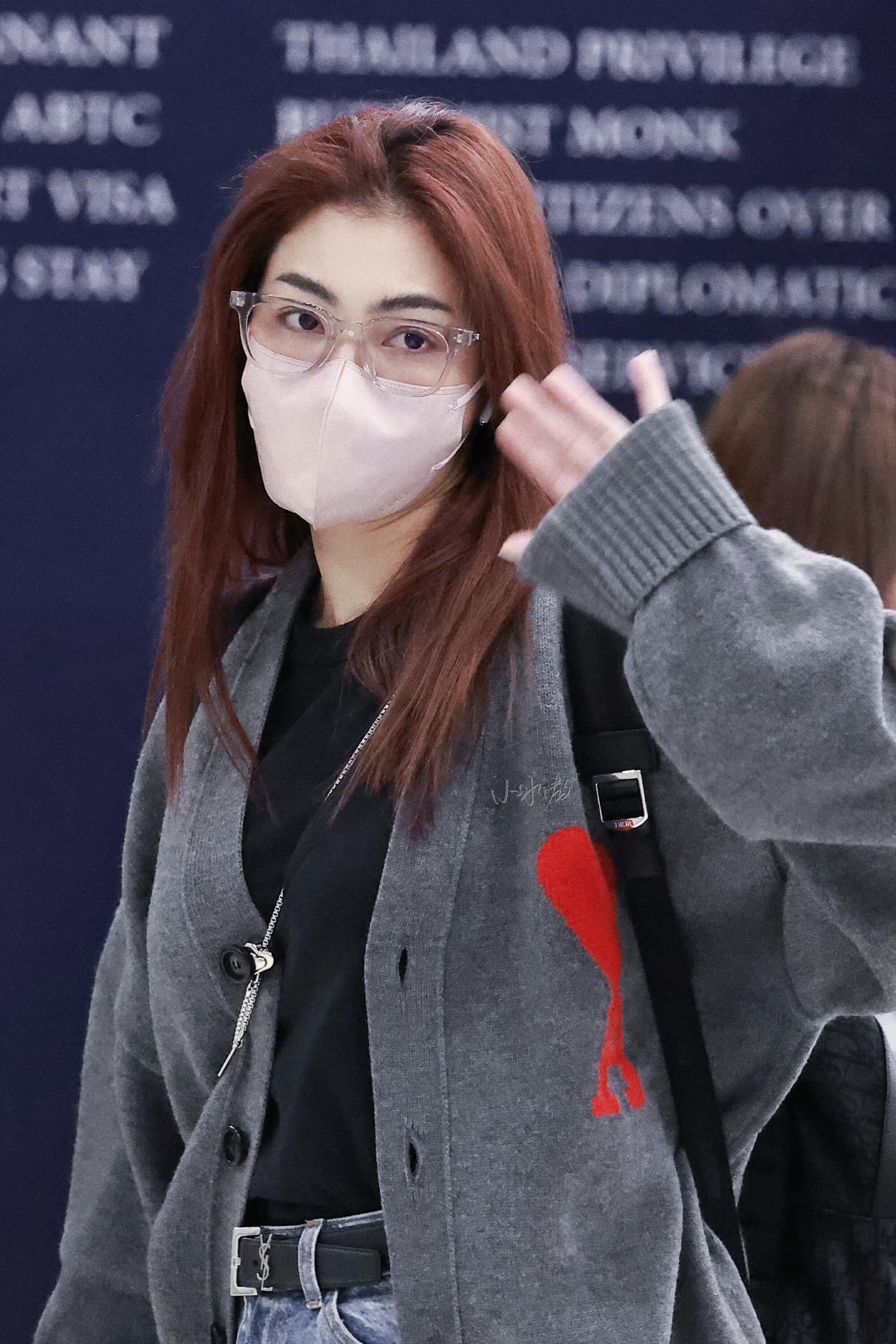 AMI Paris Heart Jacquard Merino Wool Cardigan Ivory Red 아미 파리 하트 자카드 메리노 울 가디건 아이보리 레드 2