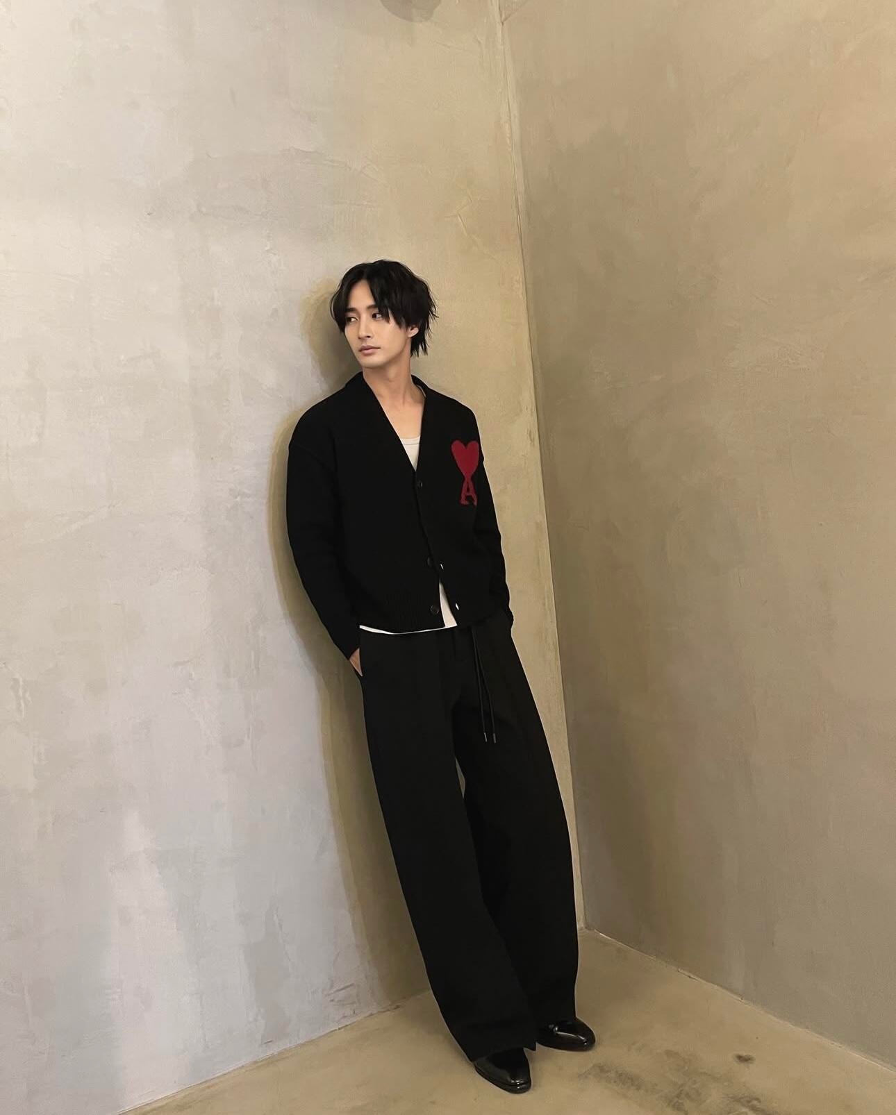 AMI Paris Heart Jacquard Merino Wool Cardigan Ivory Red 아미 파리 하트 자카드 메리노 울 가디건 아이보리 레드 3