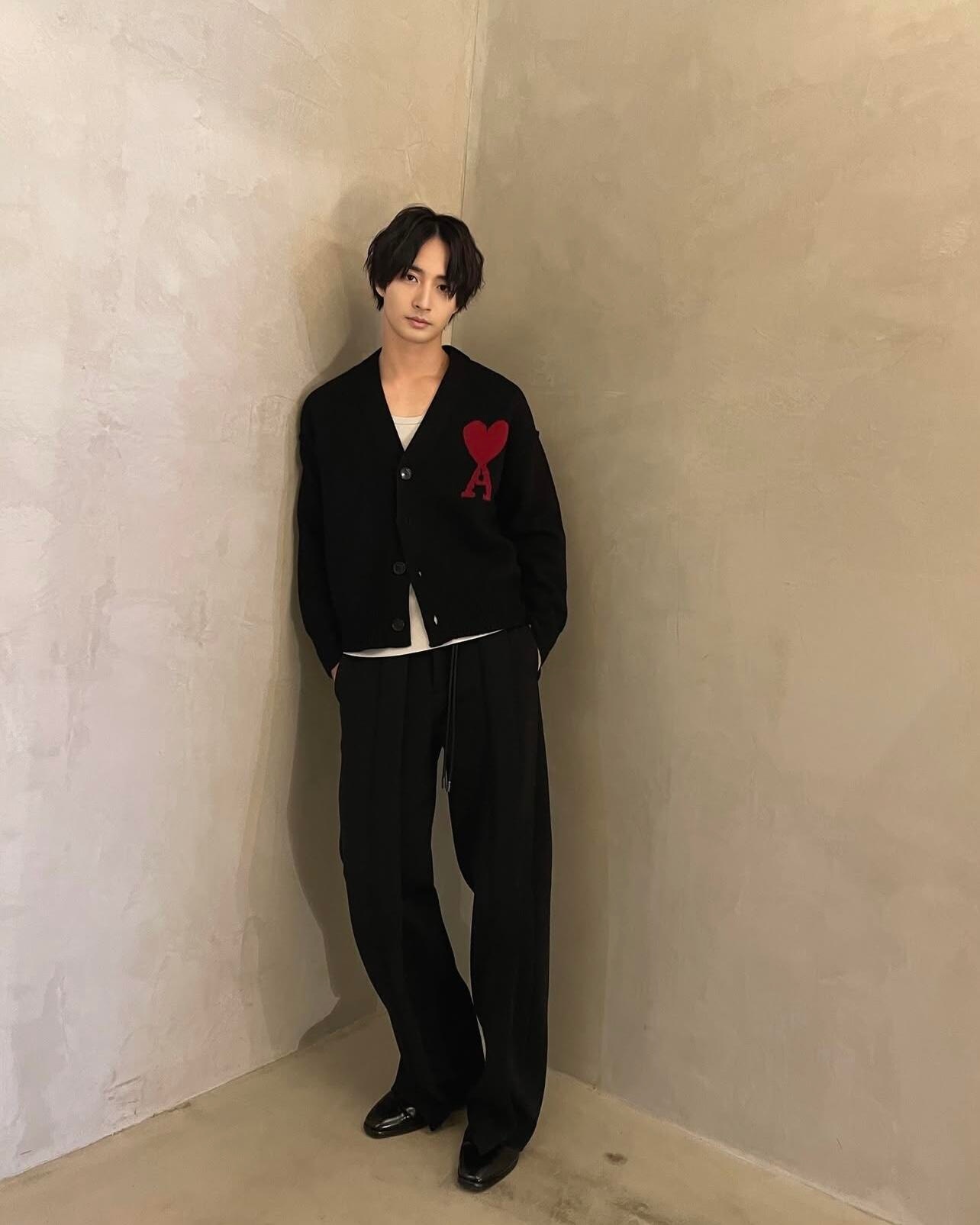 AMI Paris Heart Jacquard Merino Wool Cardigan Ivory Red 아미 파리 하트 자카드 메리노 울 가디건 아이보리 레드 4