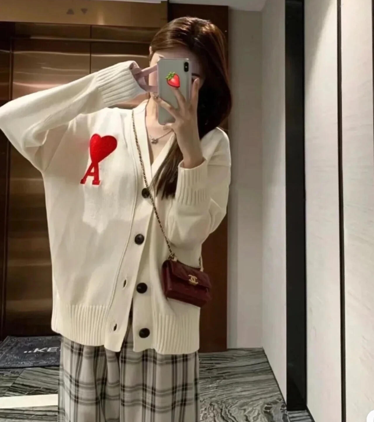 AMI Paris Heart Jacquard Merino Wool Cardigan Ivory Red 아미 파리 하트 자카드 메리노 울 가디건 아이보리 레드 1