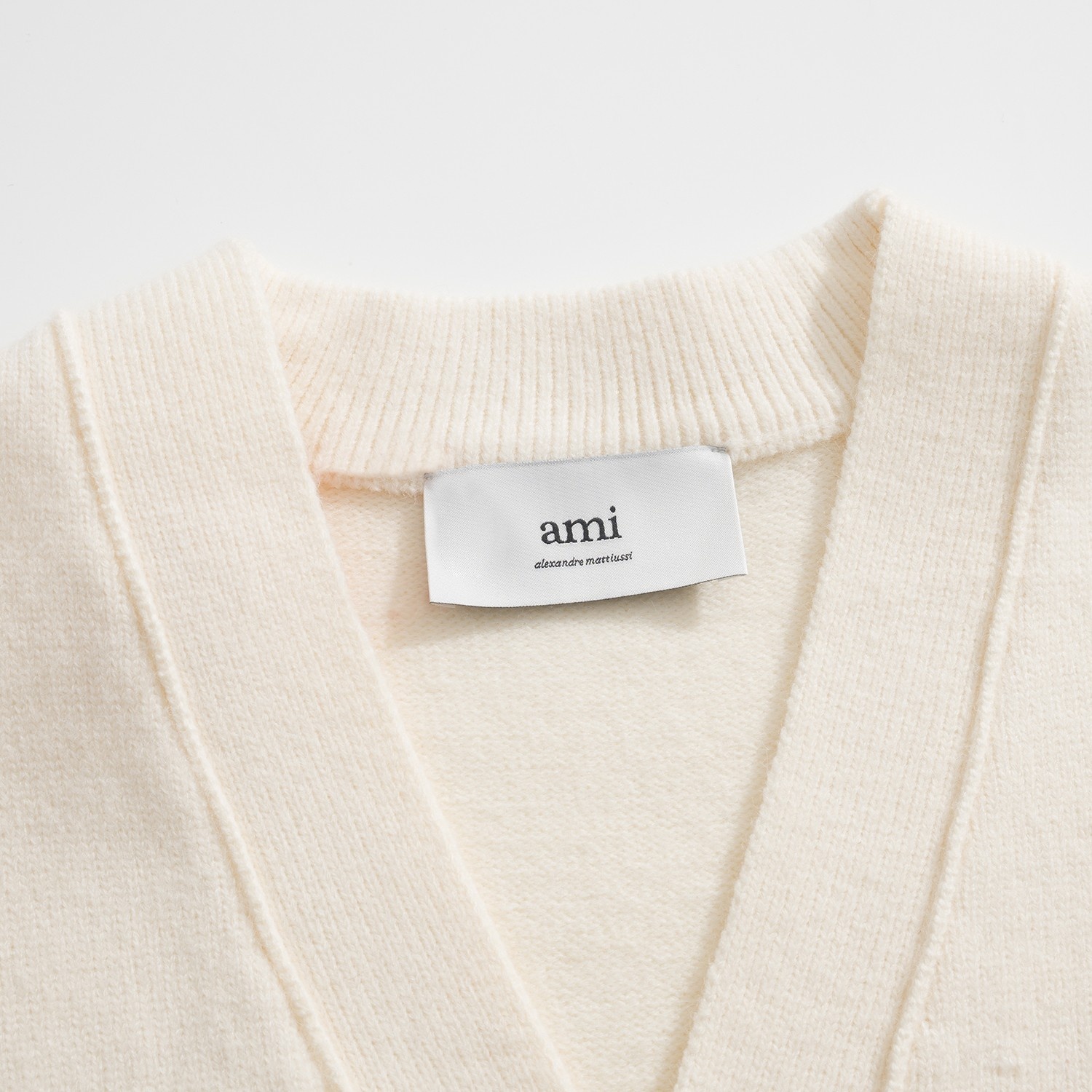 AMI Paris Heart Jacquard Merino Wool Cardigan Ivory Red 아미 파리 하트 자카드 메리노 울 가디건 아이보리 레드 8