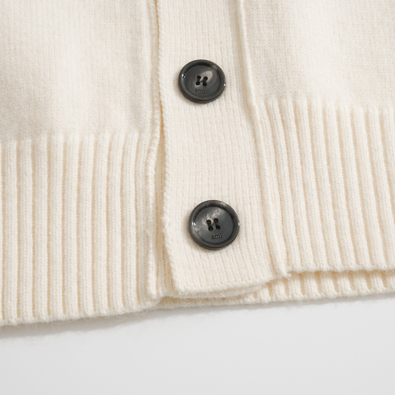 AMI Paris Heart Jacquard Merino Wool Cardigan Ivory Red 아미 파리 하트 자카드 메리노 울 가디건 아이보리 레드 11