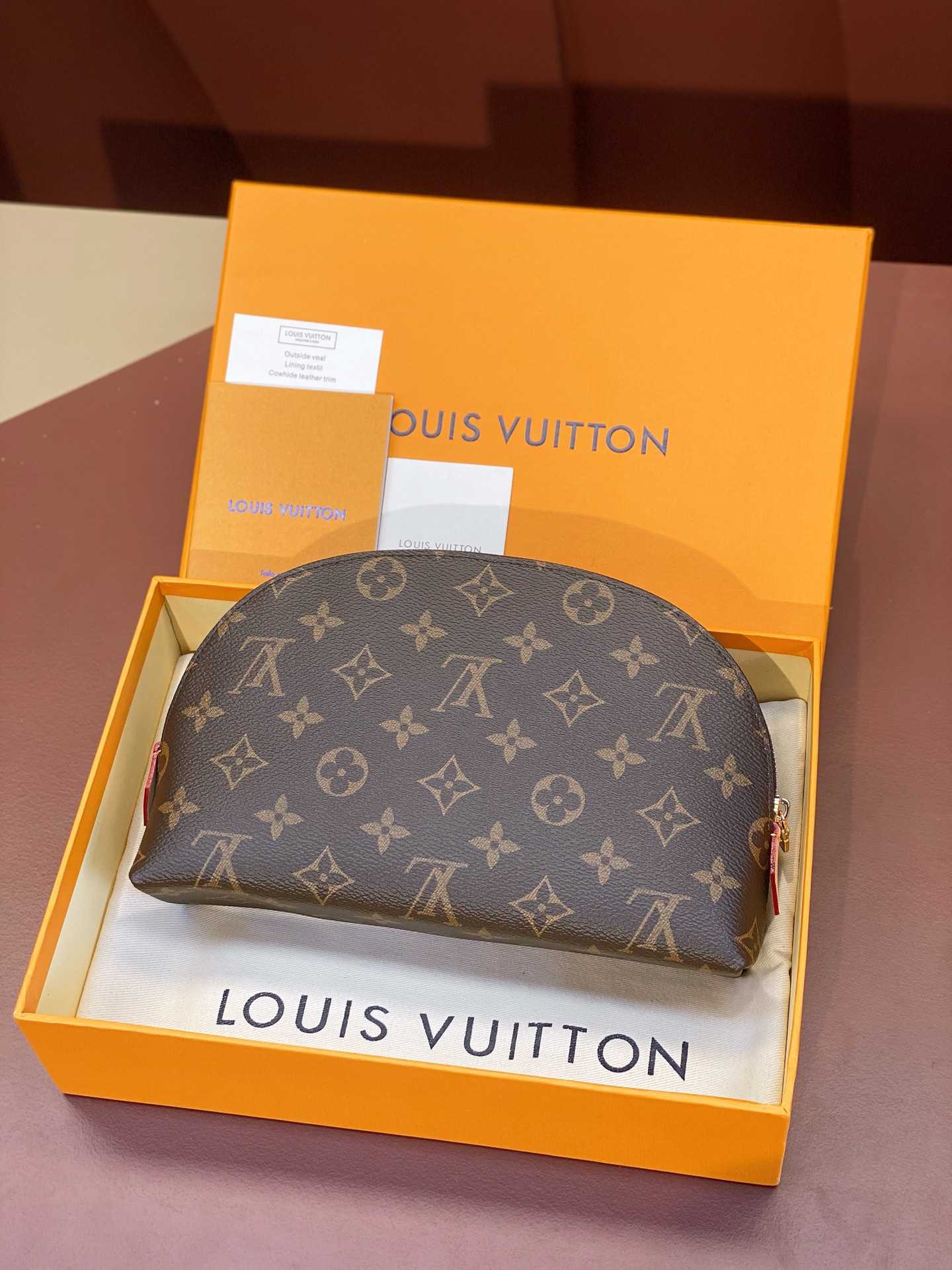 Louis Vuitton Cosmetic Pouch Large M47353 Monogram Canvas Toiletry Bag 루이비통 코스메틱 파우치 라지 M47353 모노그램 캔버스 화장품 파우치 24cm 2
