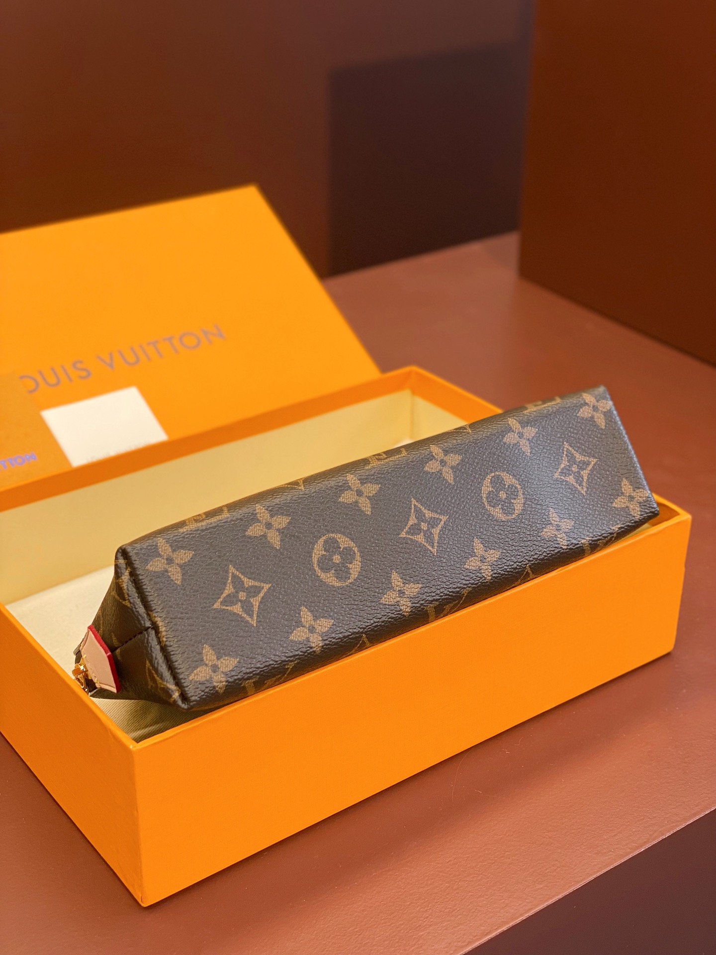 Louis Vuitton Cosmetic Pouch Large M47353 Monogram Canvas Toiletry Bag 루이비통 코스메틱 파우치 라지 M47353 모노그램 캔버스 화장품 파우치 24cm 3