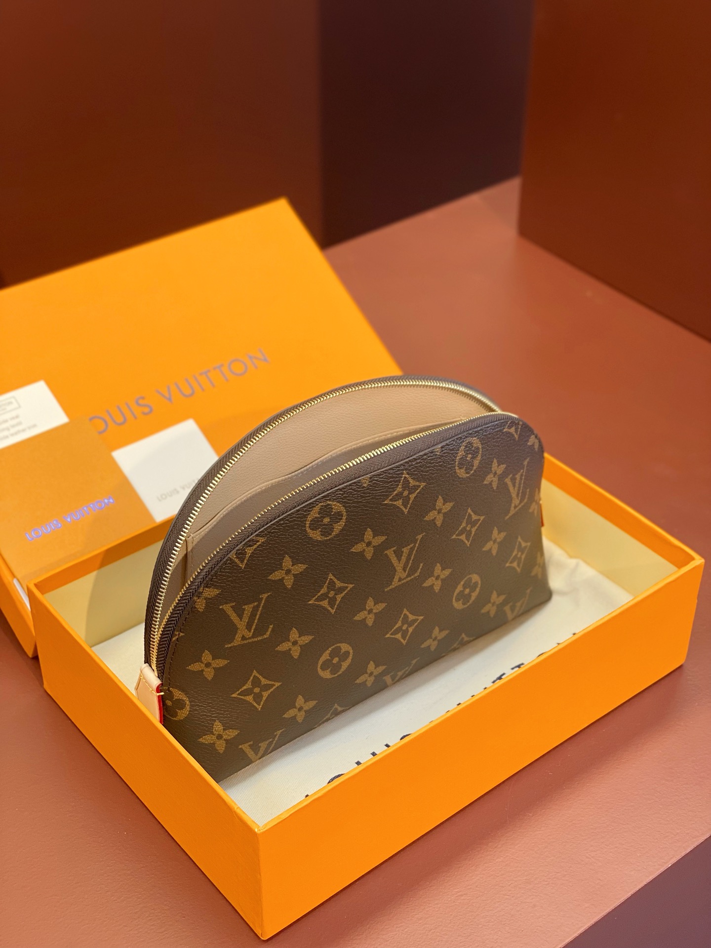 Louis Vuitton Cosmetic Pouch Large M47353 Monogram Canvas Toiletry Bag 루이비통 코스메틱 파우치 라지 M47353 모노그램 캔버스 화장품 파우치 24cm 5