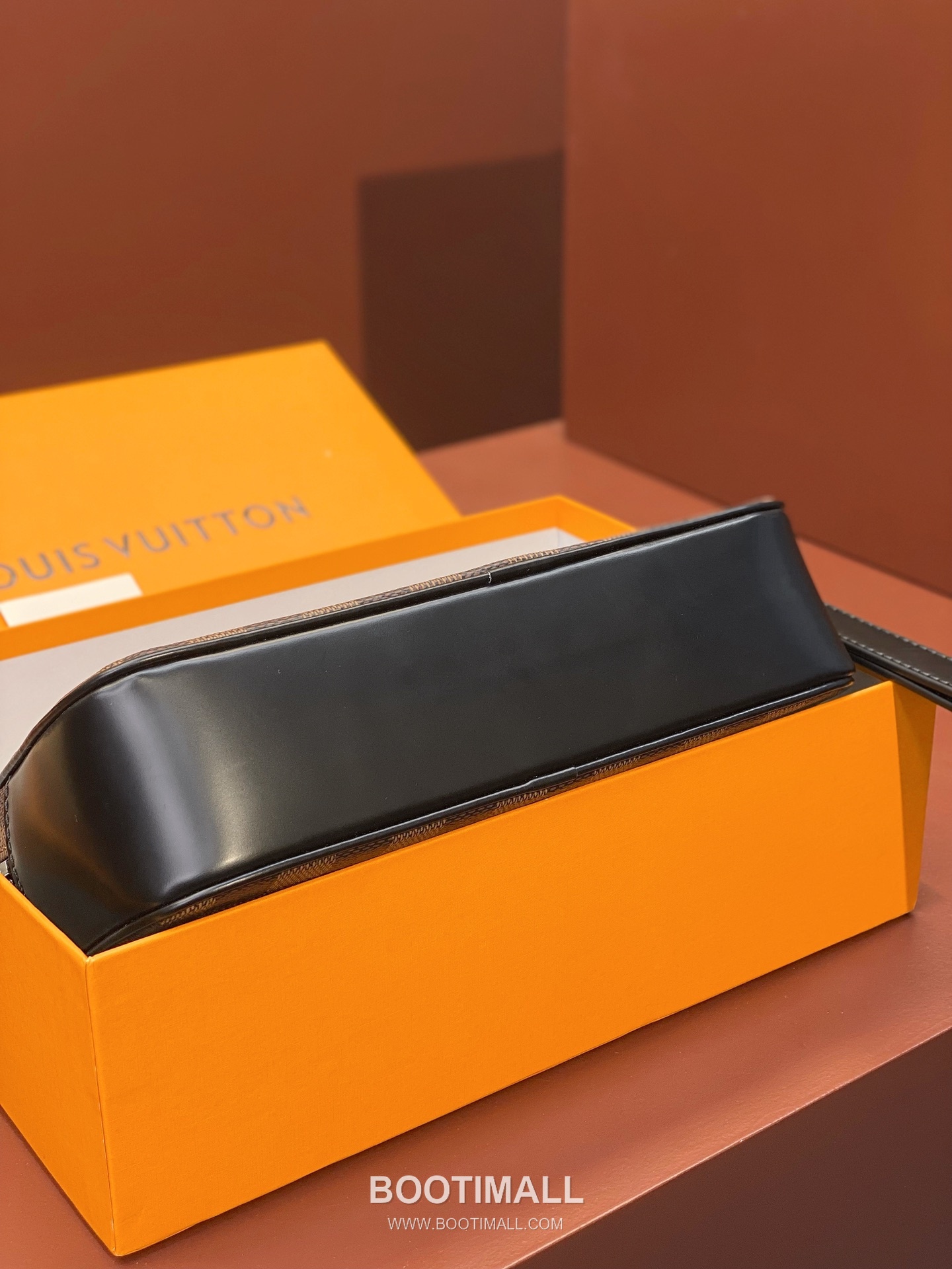 Louis Vuitton Kasai Damier Ebene Coated Canvas Clutch Bag 루이비통 카사이 N61664 다미에 에벤 코팅 캔버스 클러치 25cm 4