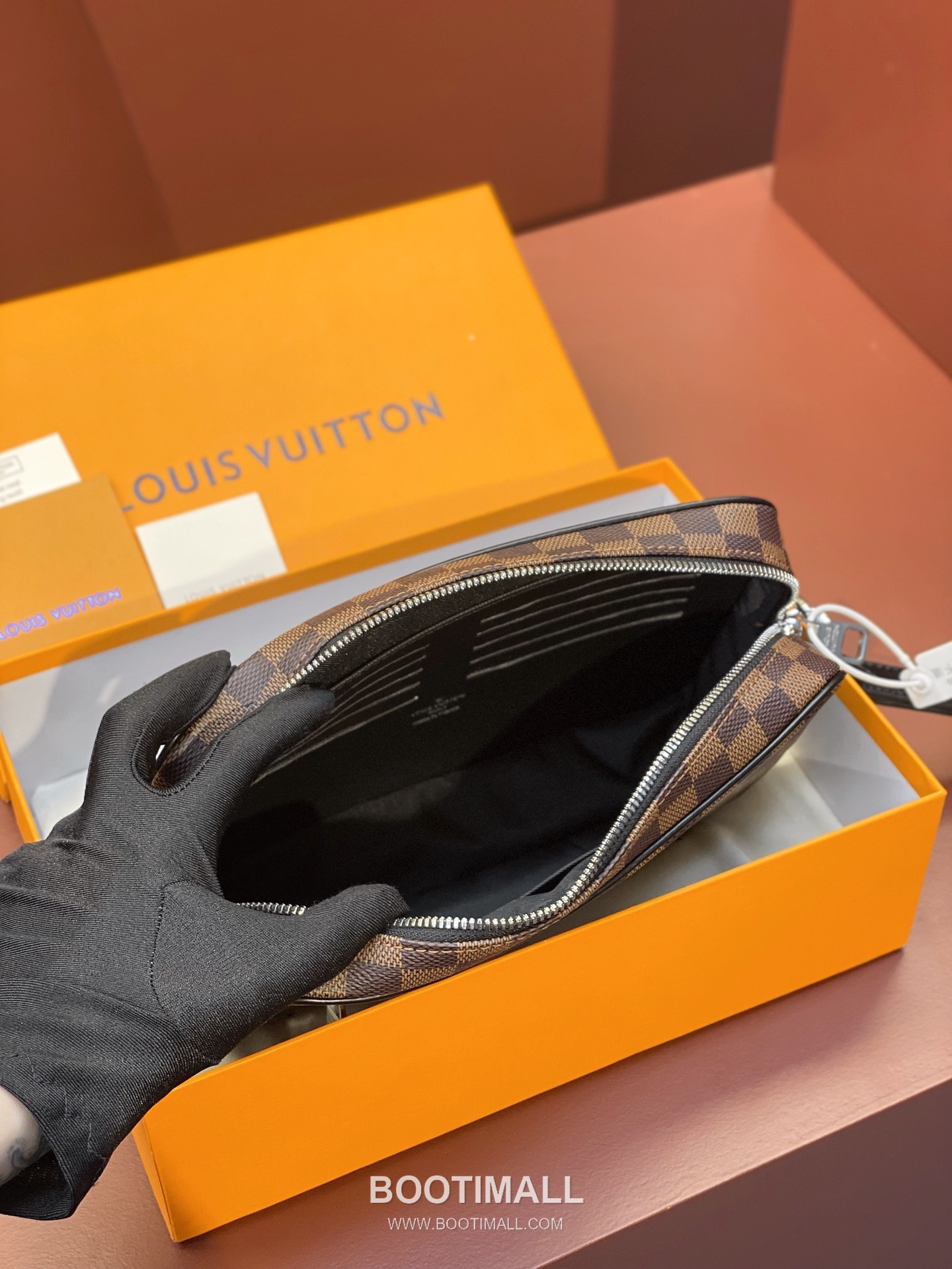 Louis Vuitton Kasai Damier Ebene Coated Canvas Clutch Bag 루이비통 카사이 N61664 다미에 에벤 코팅 캔버스 클러치 25cm 5