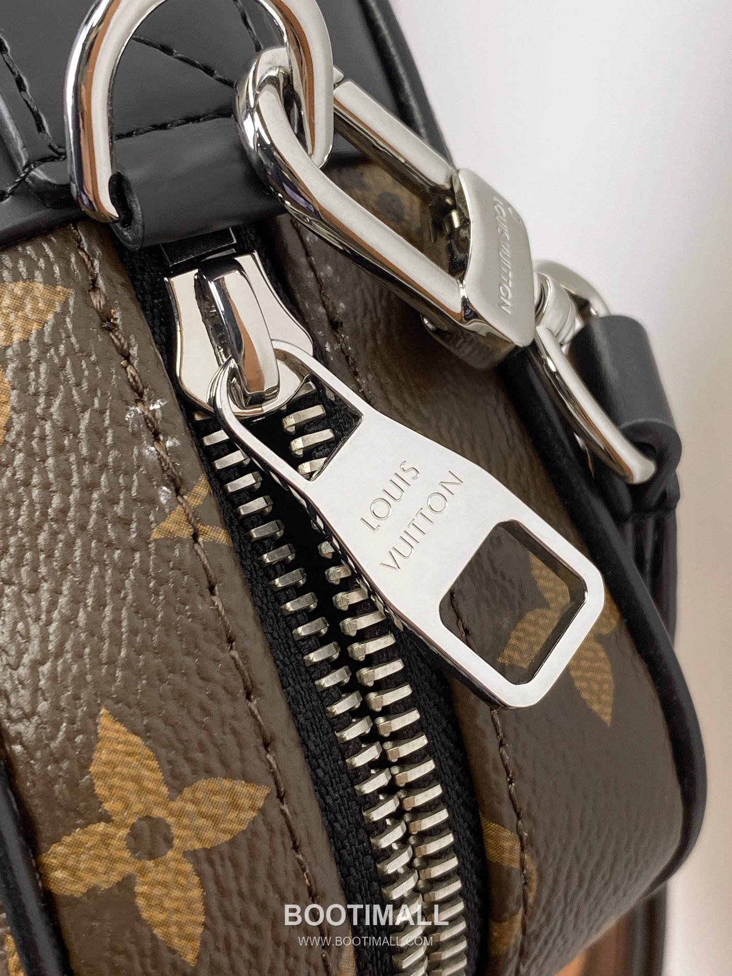 Louis Vuitton Kasai Clutch Damier Ebene Canvas Wristlet Bag 루이비통 카사이 M42838 다미에 에벤 캔버스 클러치 25cm 9